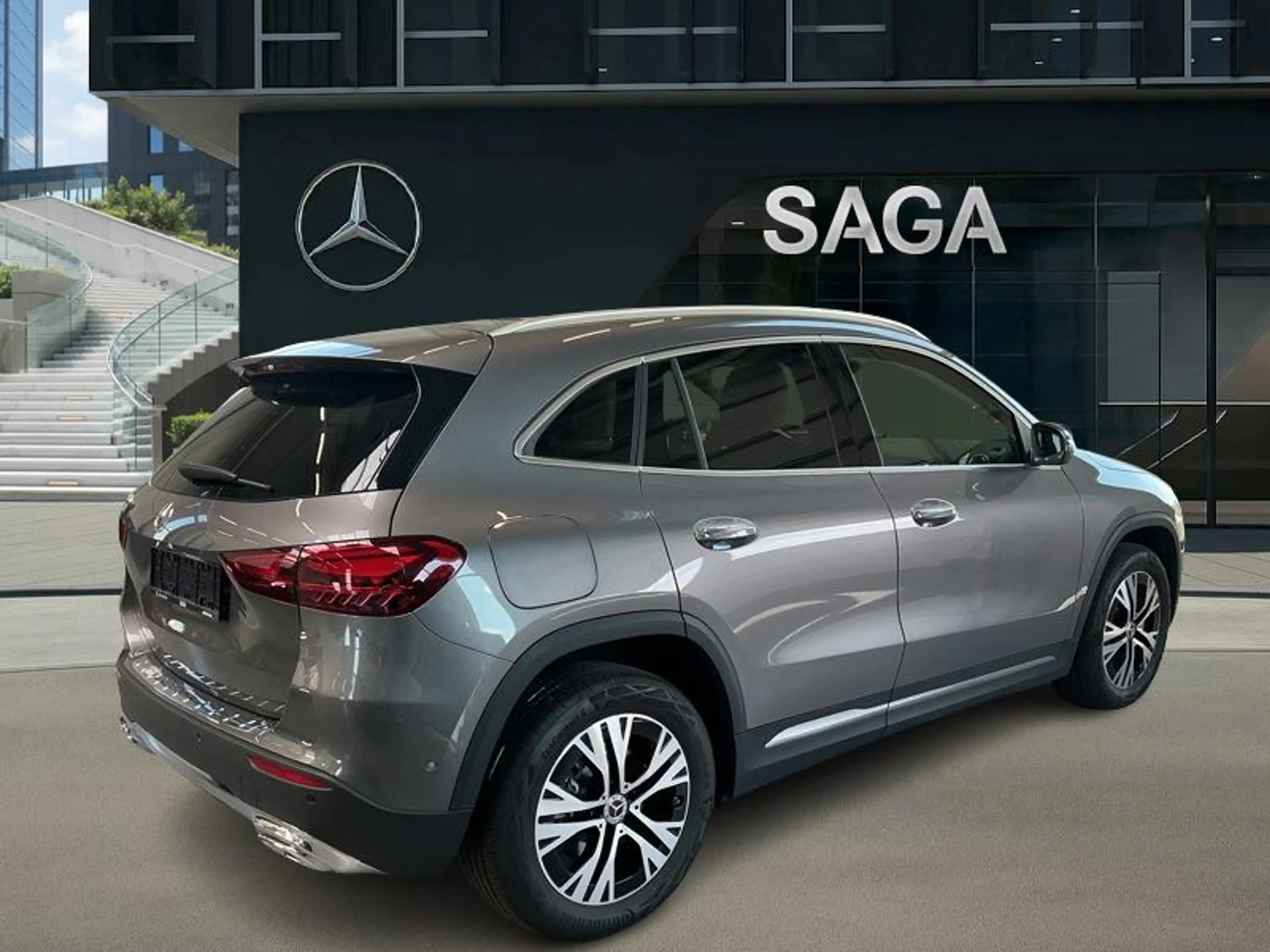 Mercedes-Benz GLA 250 e Luxury Line Toit Pano — photo 2