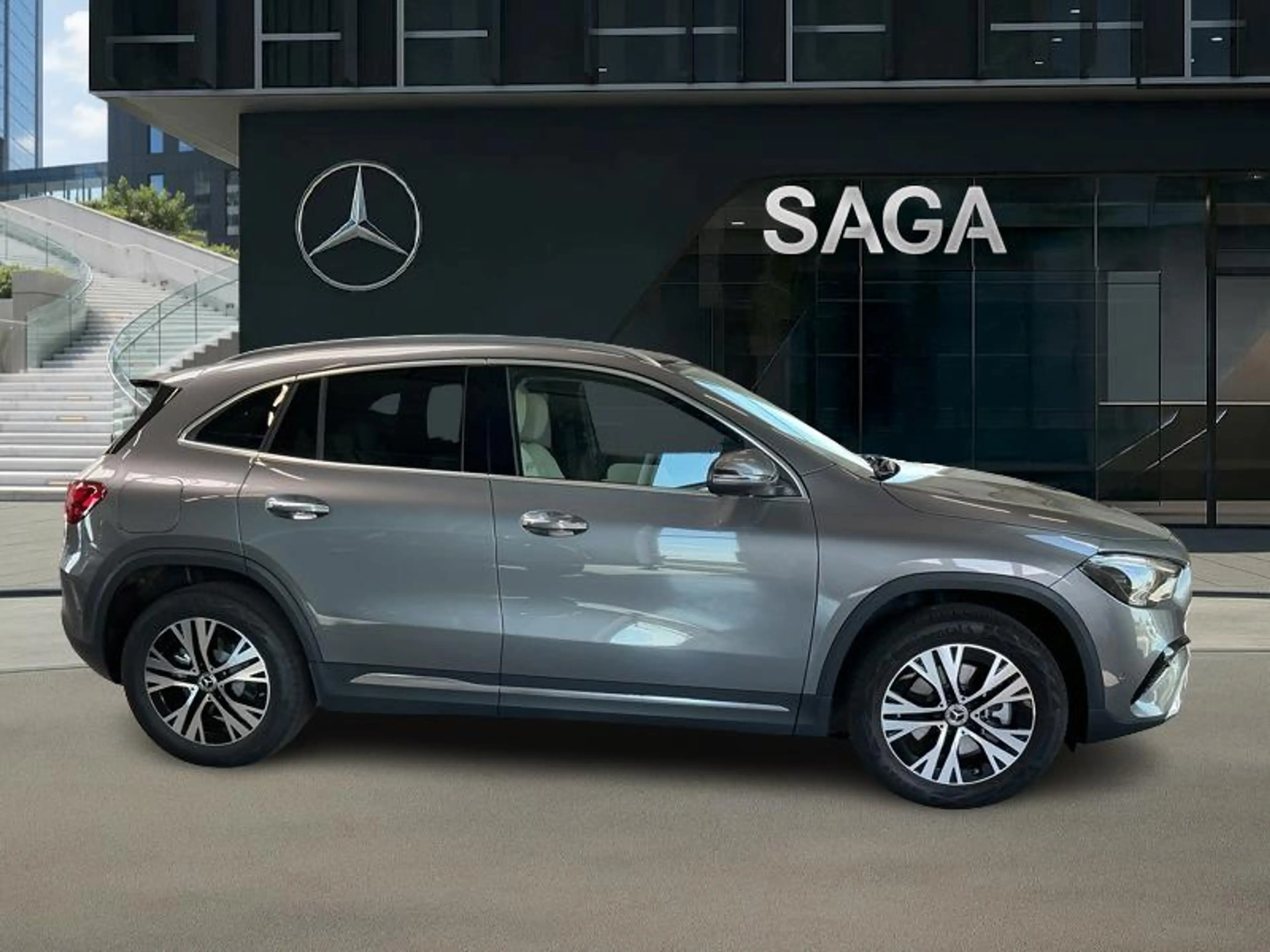 Mercedes-Benz GLA 250 e Luxury Line Toit Pano — photo 4