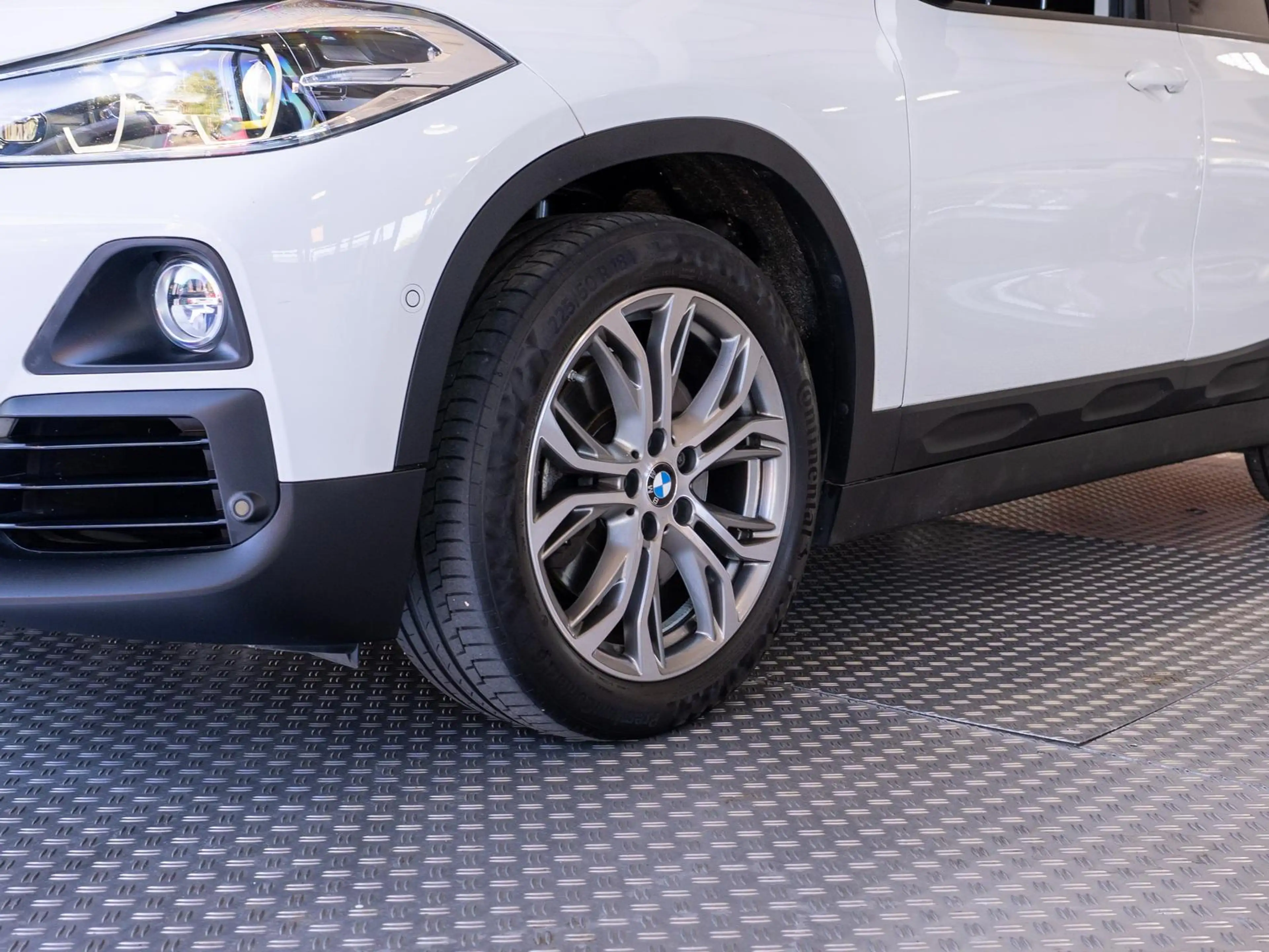 BMW X2 xDrive 20 i Advantage *RFK*AHK*LED*PANO* — photo 8