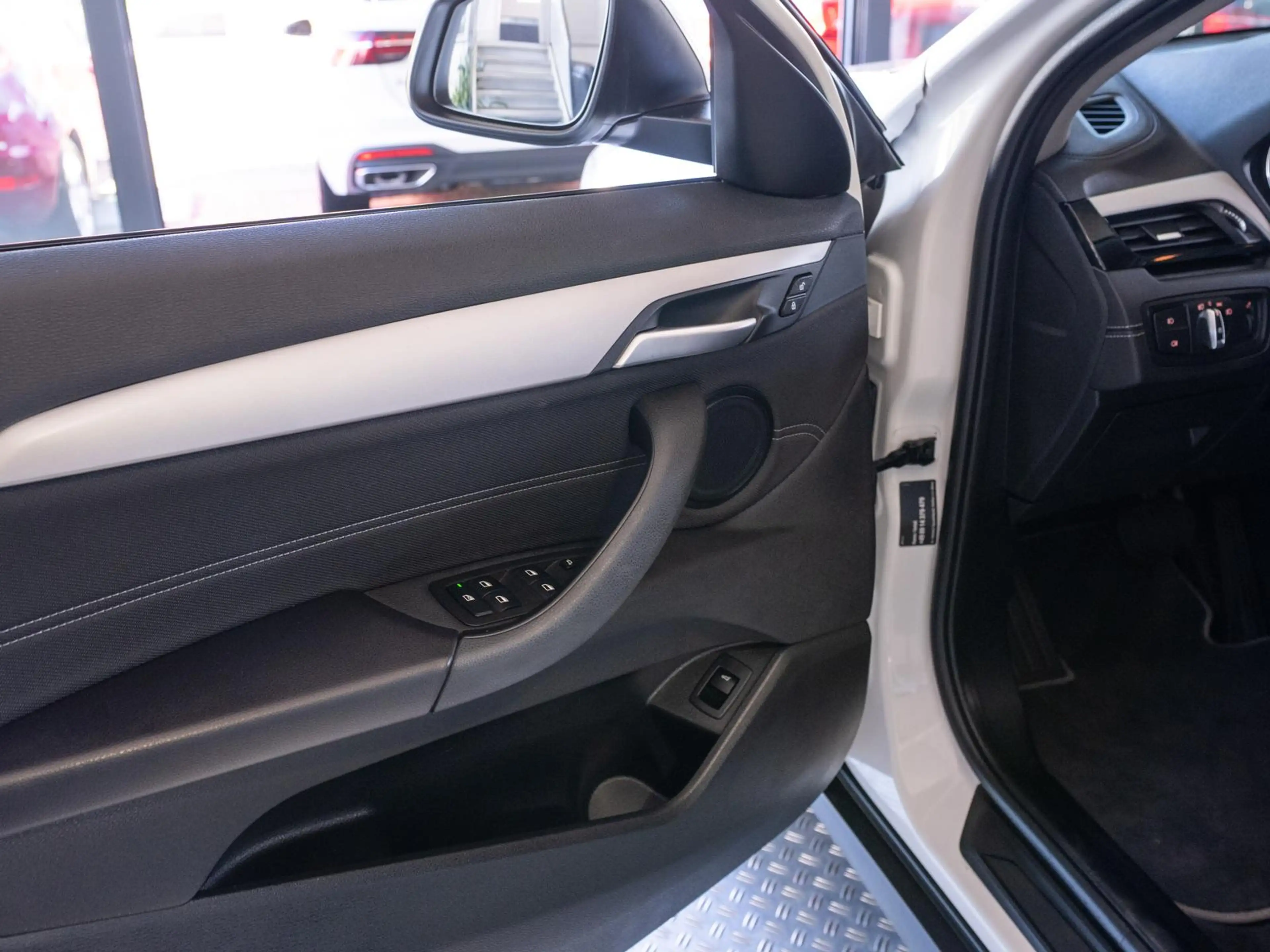 BMW X2 xDrive 20 i Advantage *RFK*AHK*LED*PANO* — photo 12