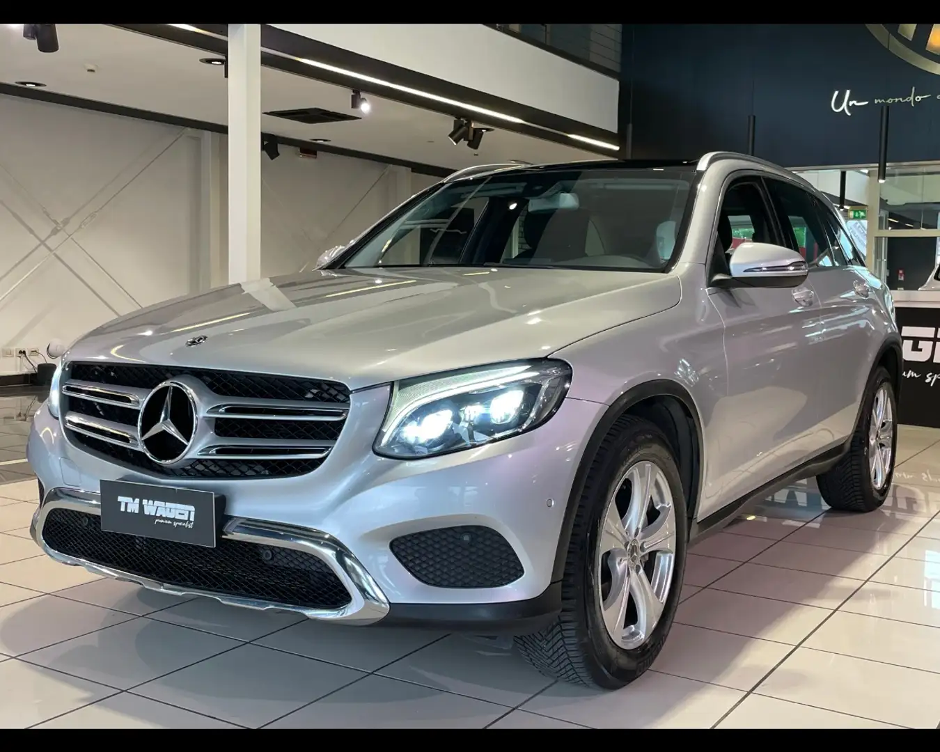 Mercedes-Benz GLC 250 4Matic Sport 211cv 2018 * 4x4 * Gris - 1