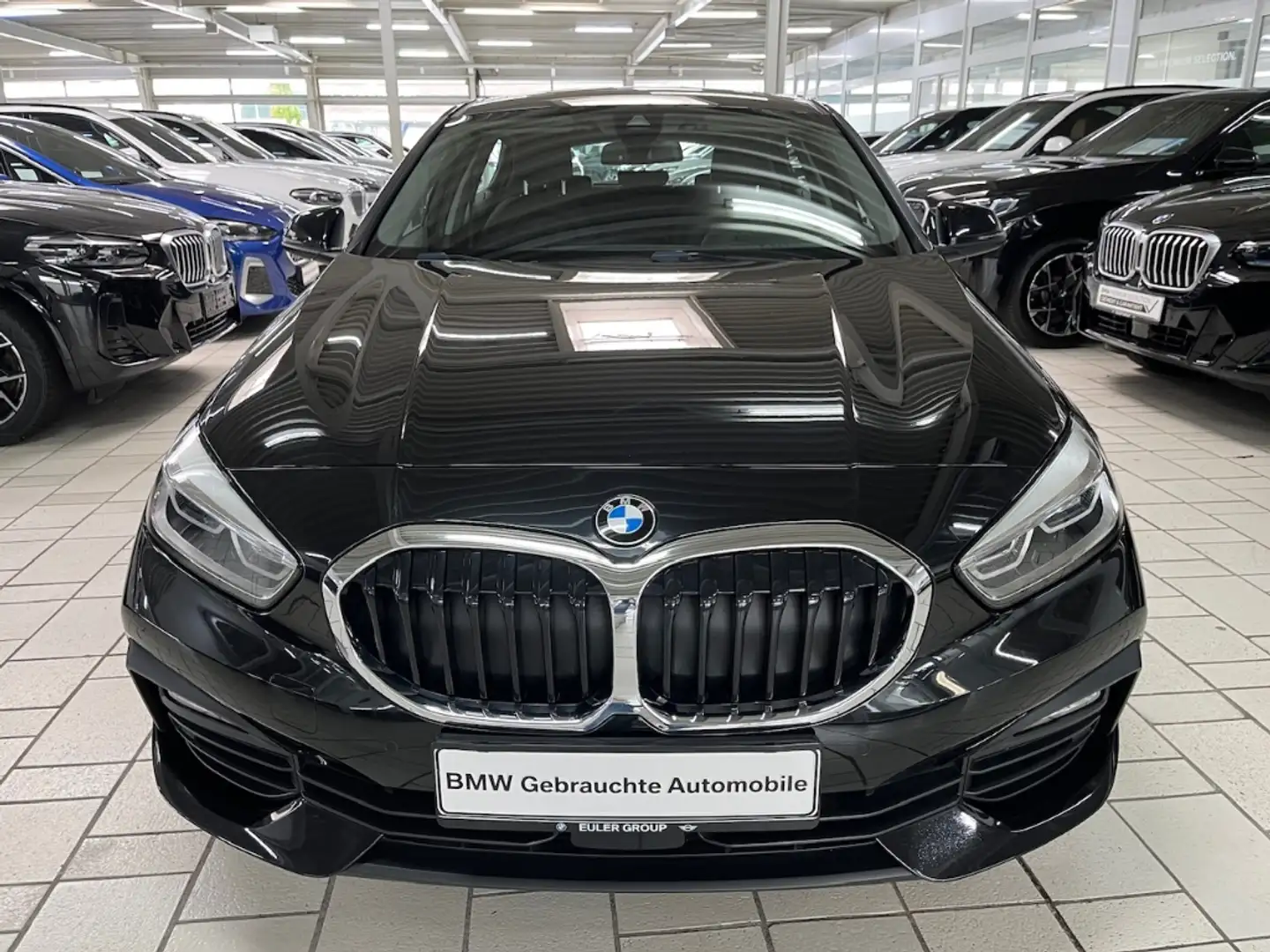 BMW 120 i A Limousine HUD LED PDC AHK Pano Navi Leder SHZ Noir - 2