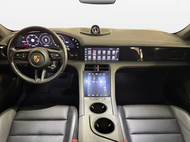 Porsche Taycan view 11