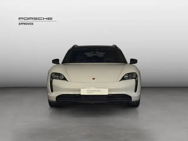 Porsche Taycan view 8