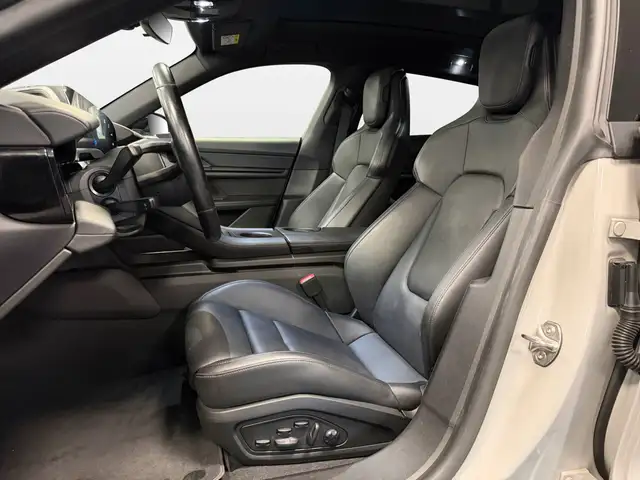 Porsche Taycan view 15