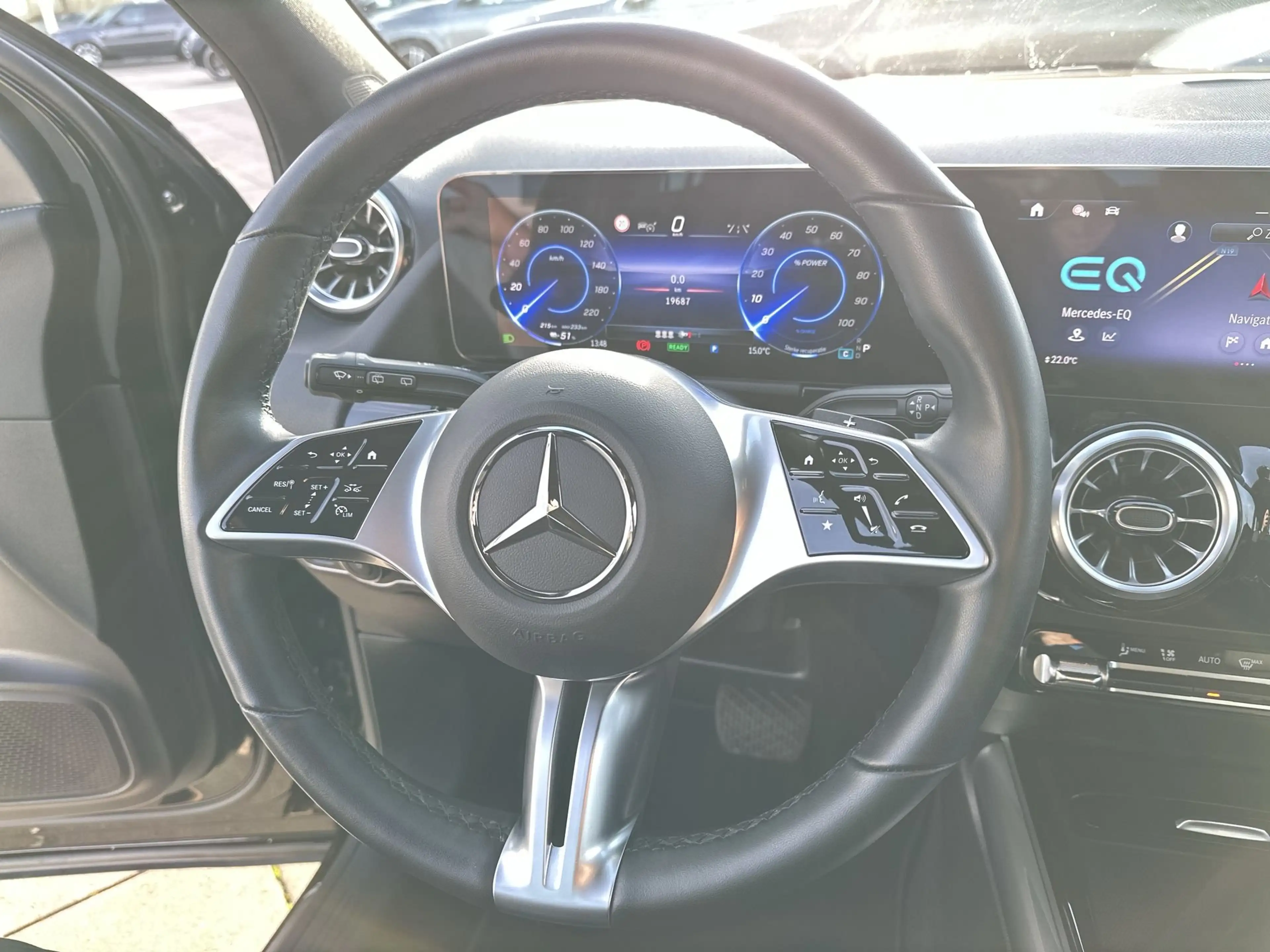 Mercedes-Benz EQA 300 4M LUX/WINTERPAK/DISTRONIC/19"/VERKEERSBORDASSIST — photo 15
