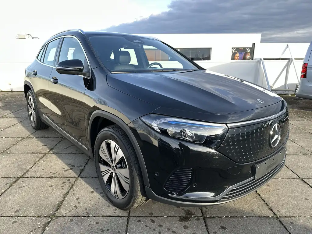 Mercedes-Benz EQA 300 2024 из Европы — купить под ключ