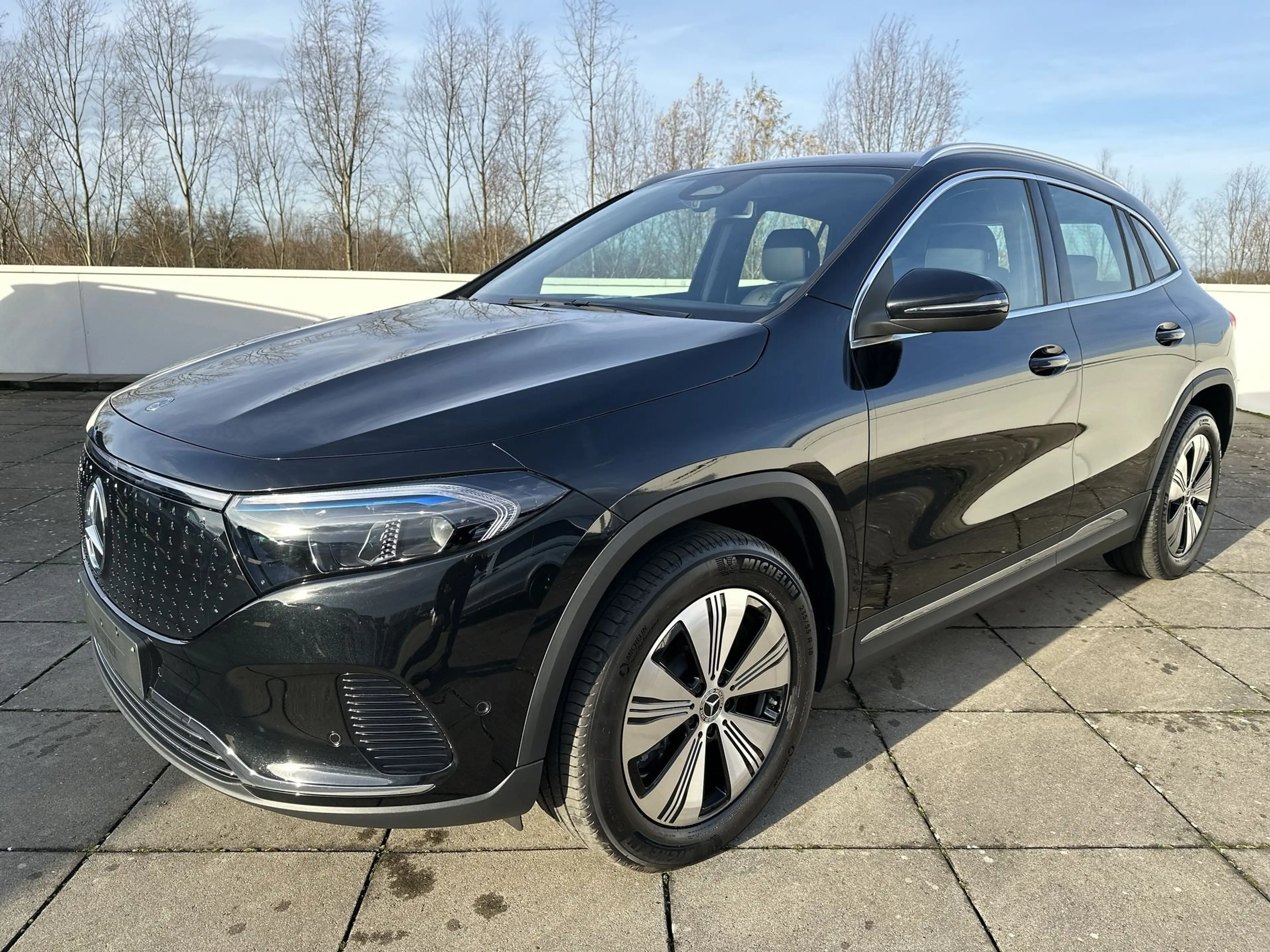 Mercedes-Benz EQA 300 4M LUX/WINTERPAK/DISTRONIC/19"/VERKEERSBORDASSIST — photo 7