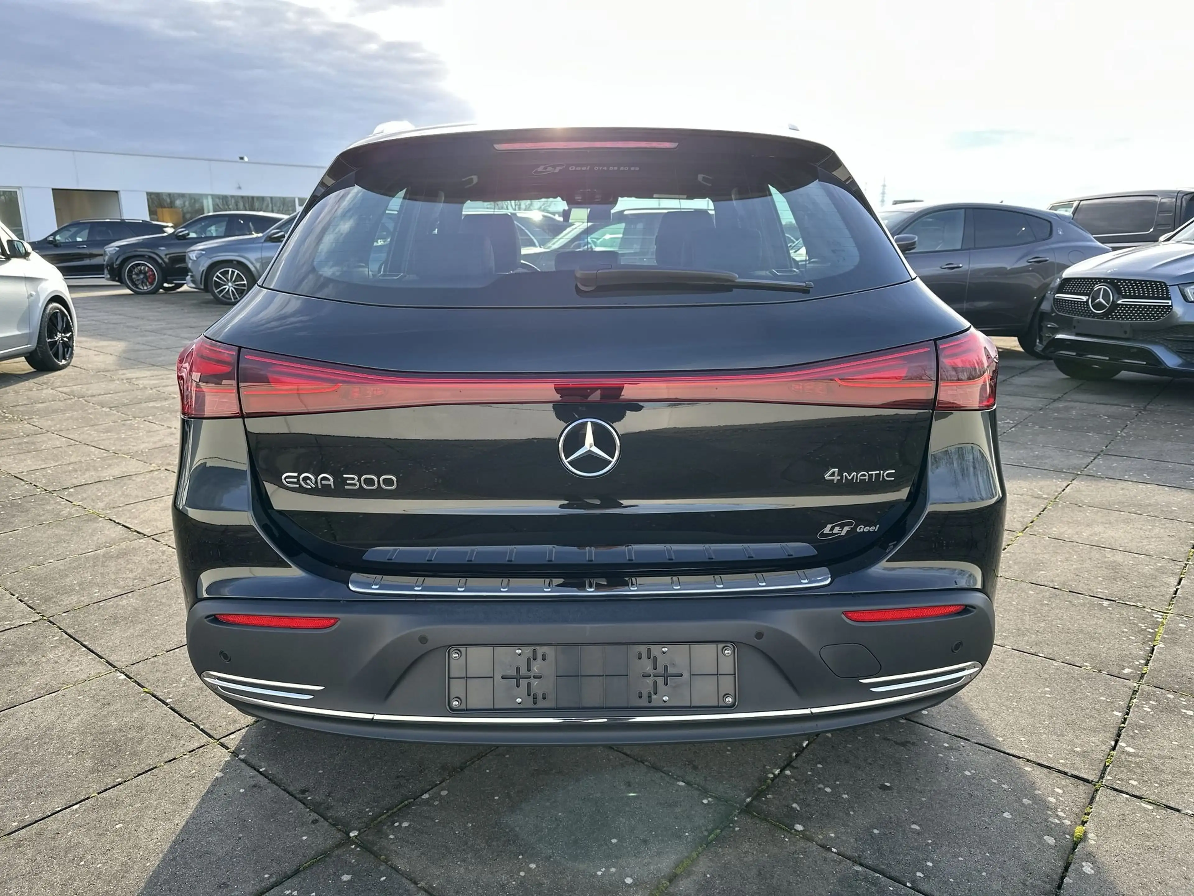 Mercedes-Benz EQA 300 4M LUX/WINTERPAK/DISTRONIC/19"/VERKEERSBORDASSIST — photo 4