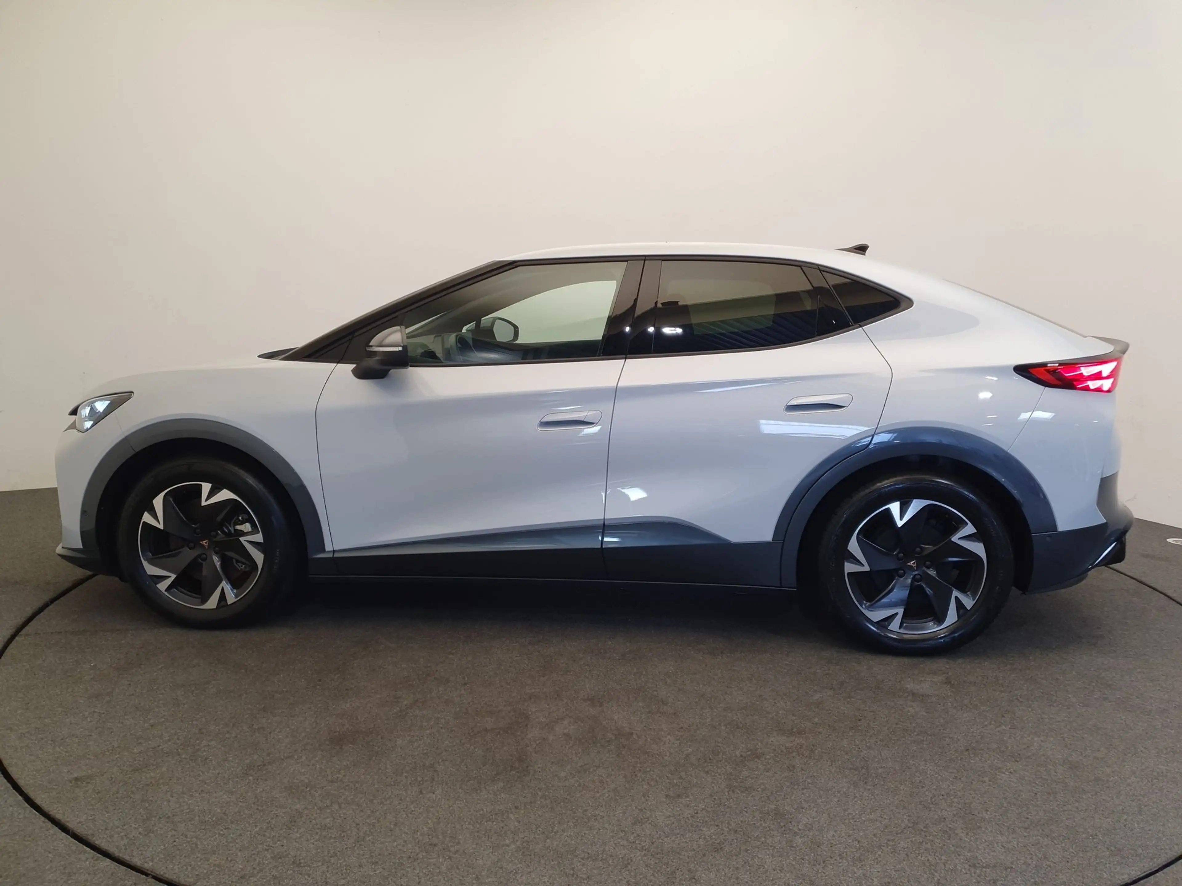CUPRA Tavascan Business 82 kWh 286pk Camera, Acc, Keyless — photo 2