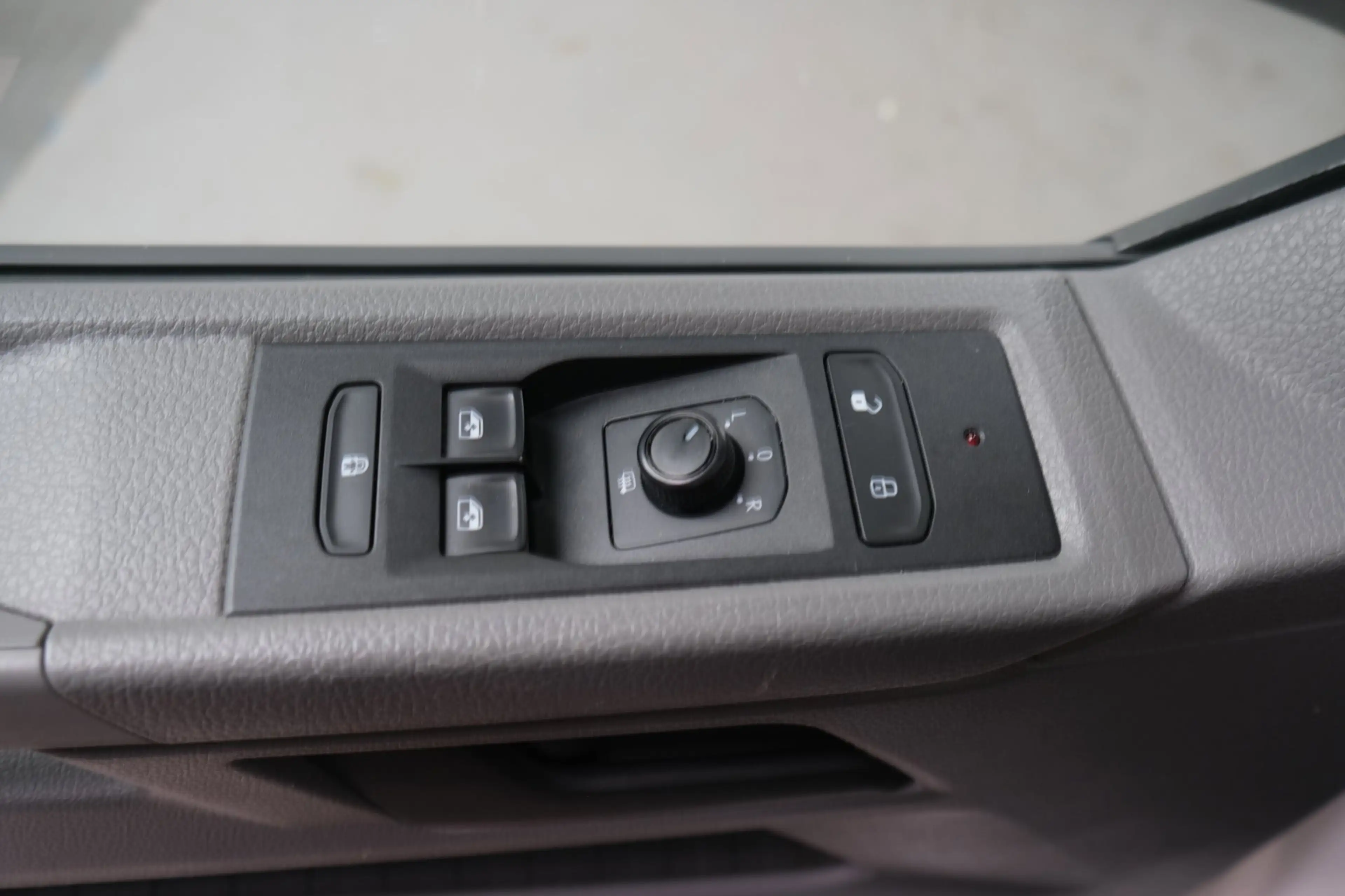 Volkswagen Transporter 2.0 TDI L1H1 26 DC - N.A.P. Airco, Cruise, Navi, C — photo 15