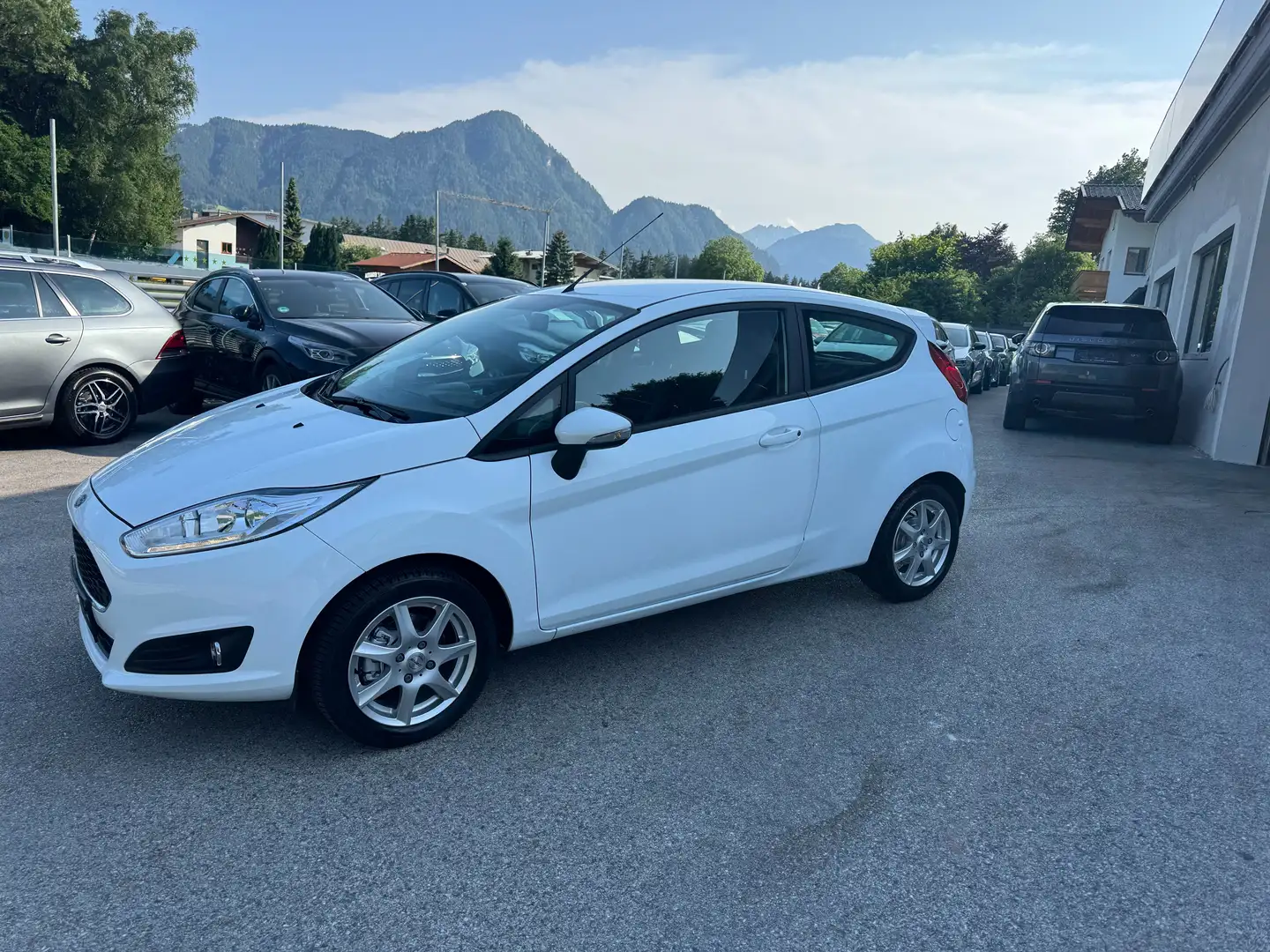 Ford Fiesta Celebration Weiß - 2
