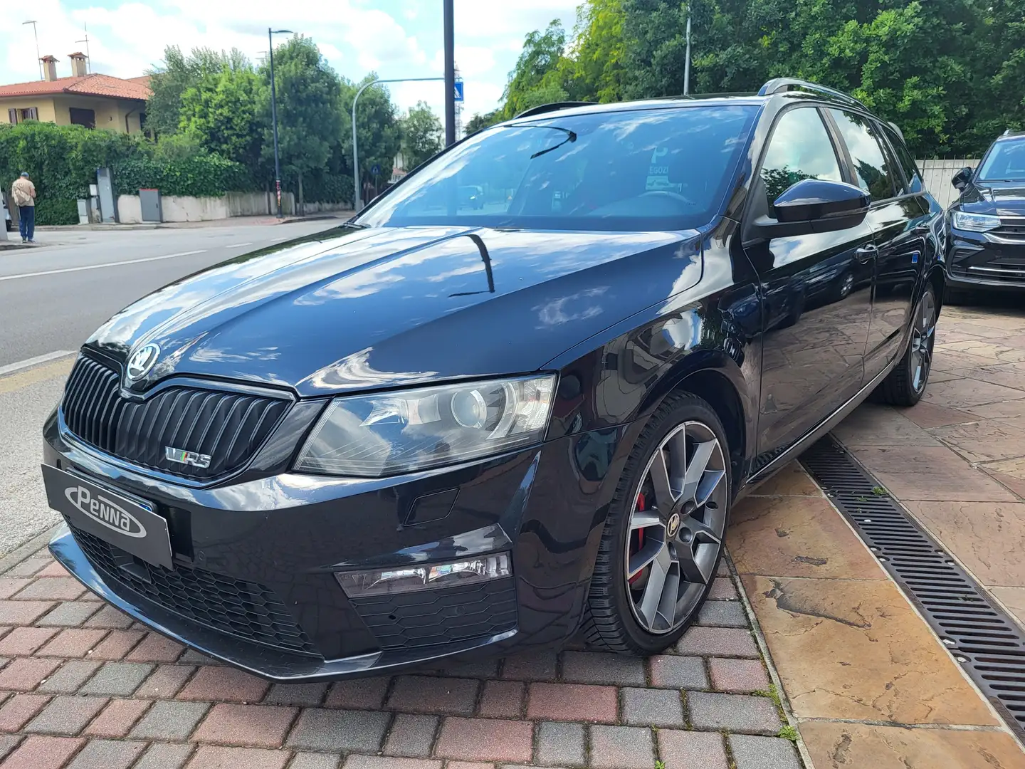 Skoda Octavia Wagon 2.0 TDI RS DSG Nero - 2