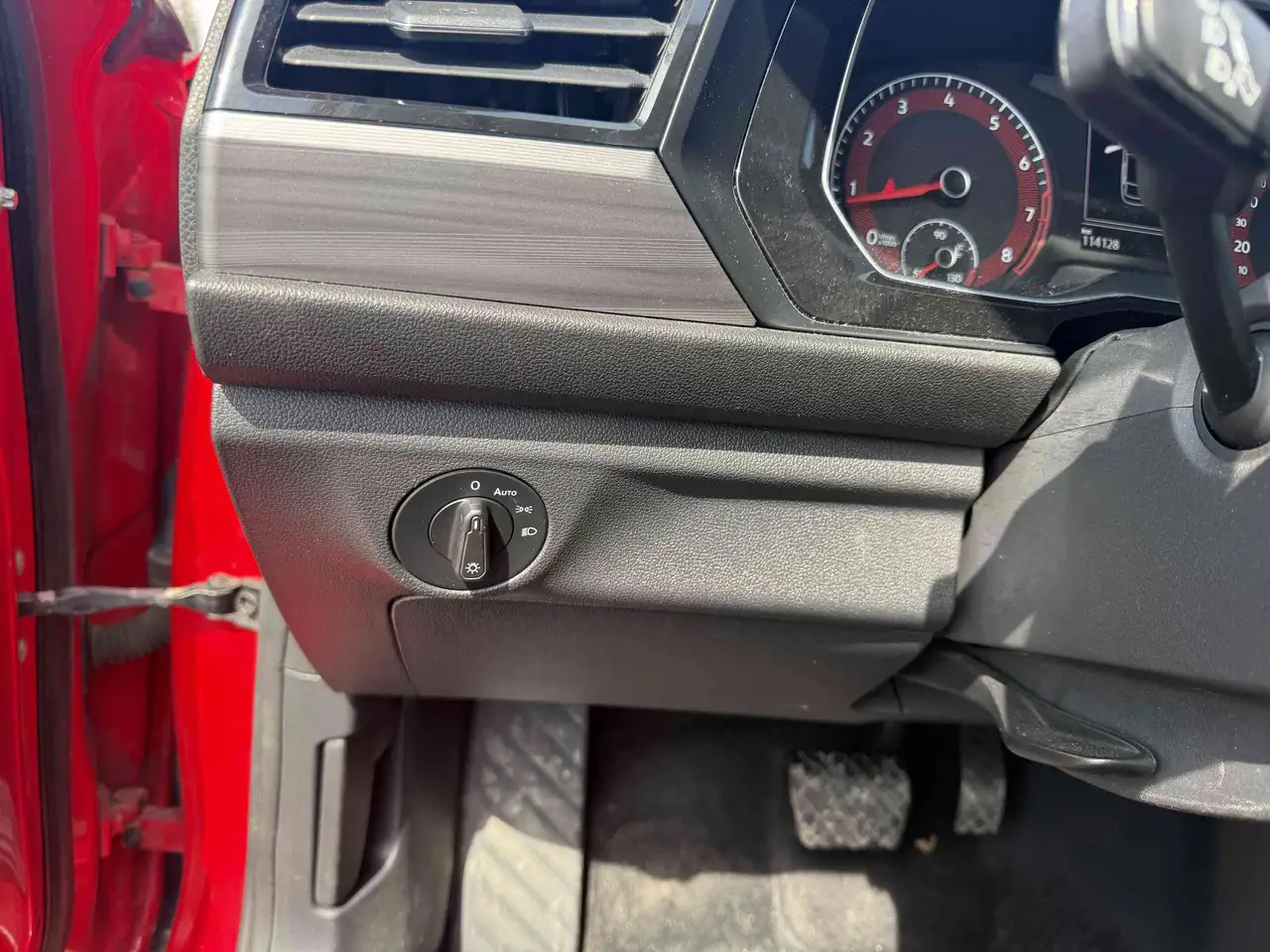 Volkswagen Jetta снимка Volkswagen Jetta