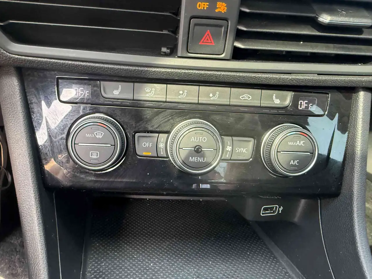 Volkswagen Jetta снимка Volkswagen Jetta