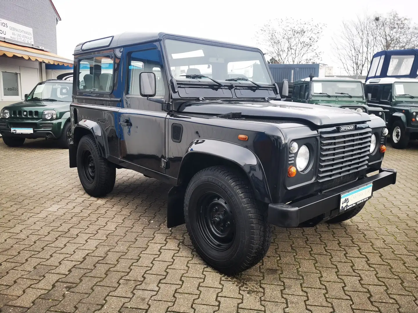 Land Rover Defender 90 Station Wagon S **Winter Paket** Zwart - 1