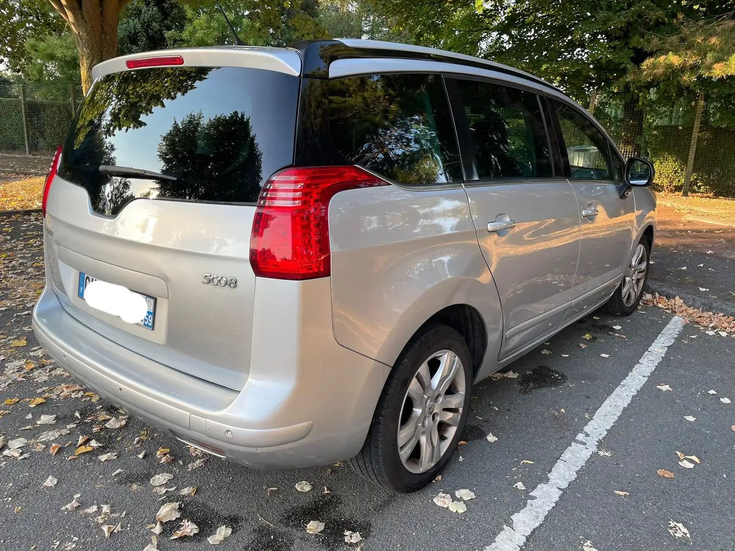 Peugeot 5008 5008 1.6 HDi 112ch Allure 7pl distrib ok Argent - 1