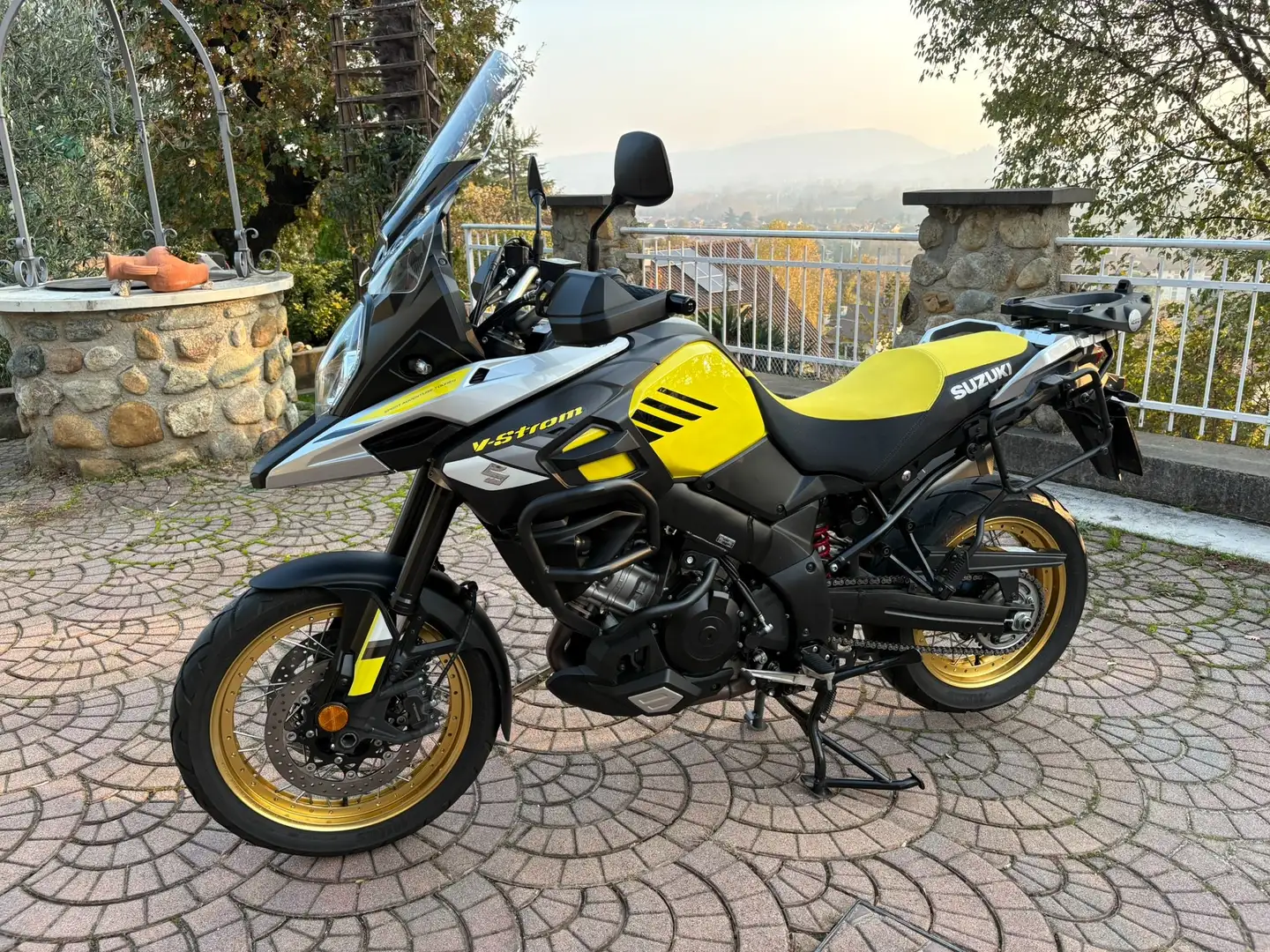 Suzuki V-Strom 1000 XT (2017-2020) Jaune - 1