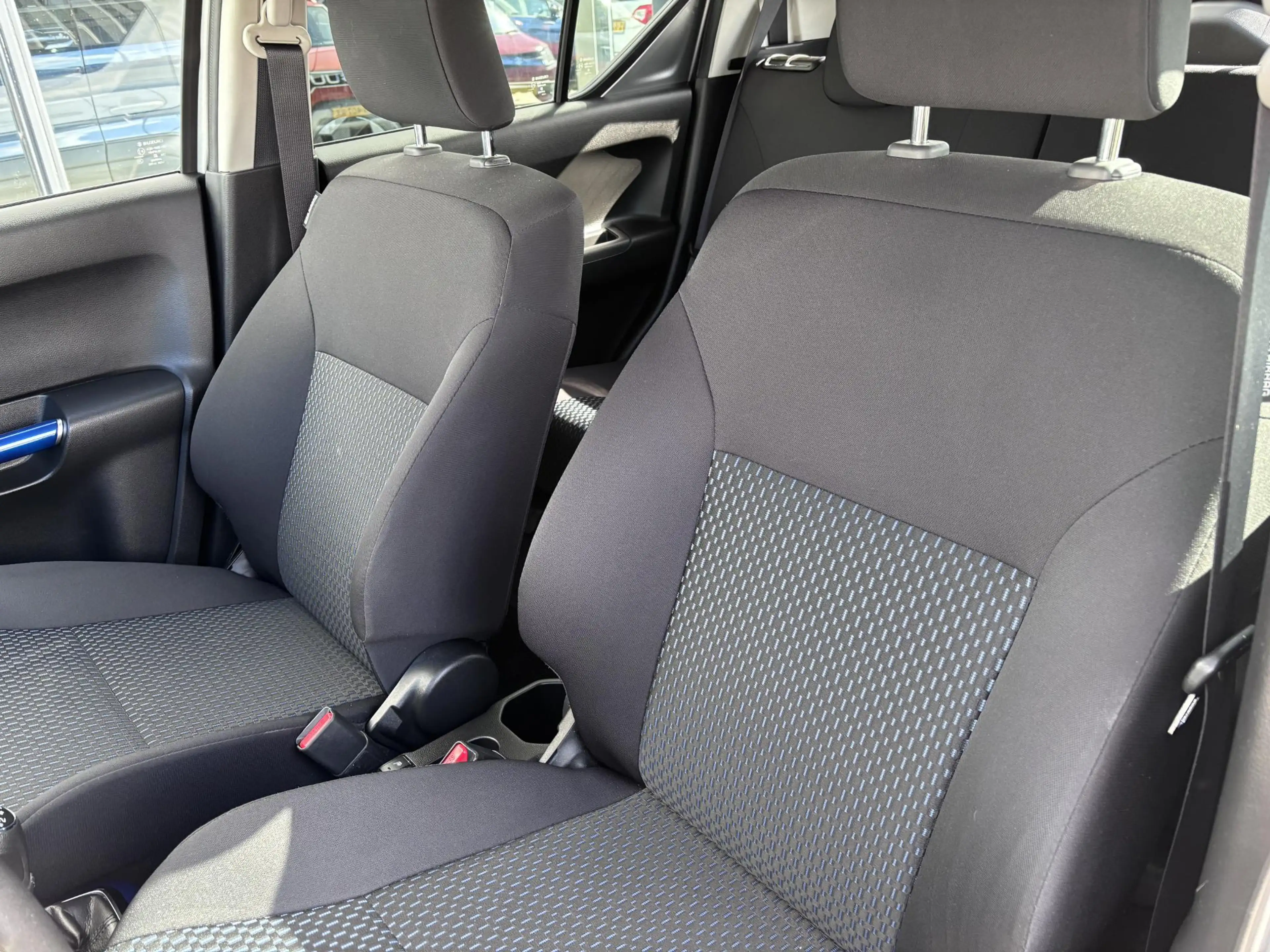 Suzuki Ignis 1.2 Smart Hybrid Select Carplay/Navi/Airco — photo 9
