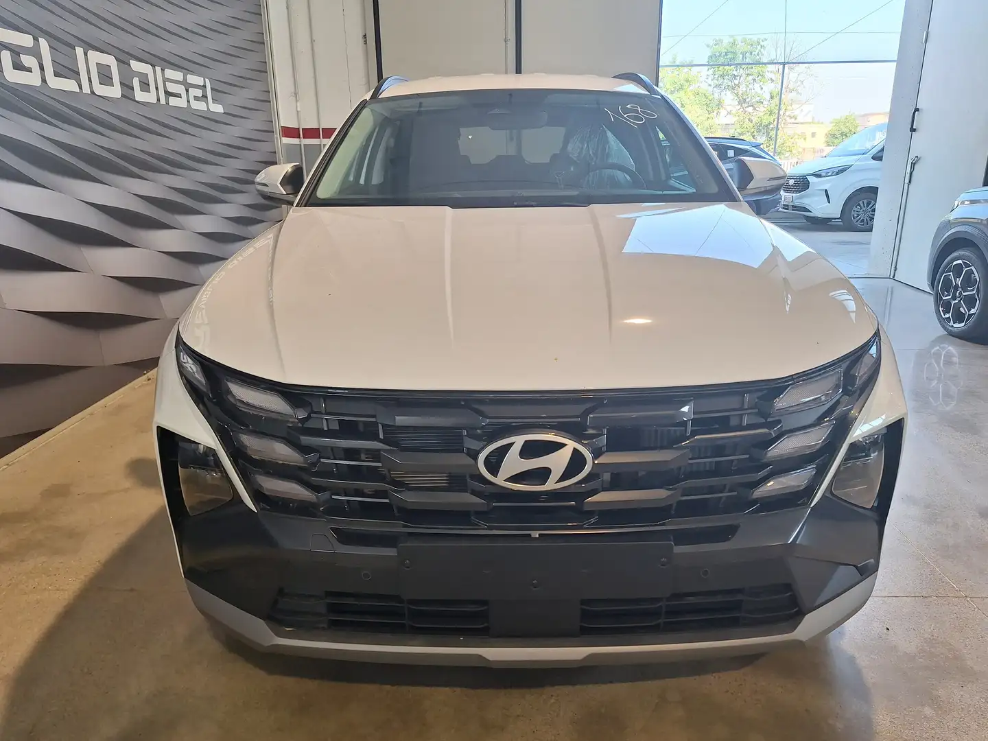 Hyundai TUCSON 1.6CRDI DCT 136 48V BUSINESS KM ZERO Gris - 2