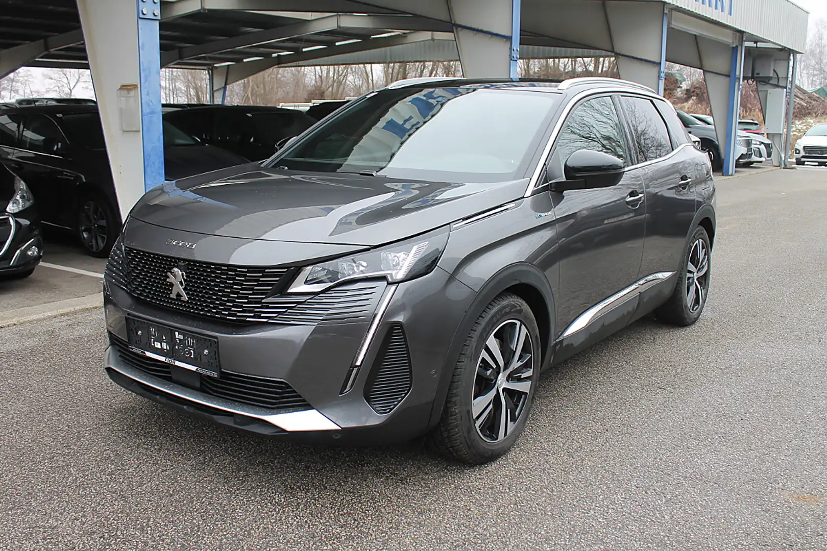 Peugeot 3008 Hybrid 300 e-EAT8 GT Aut. Grau - 1