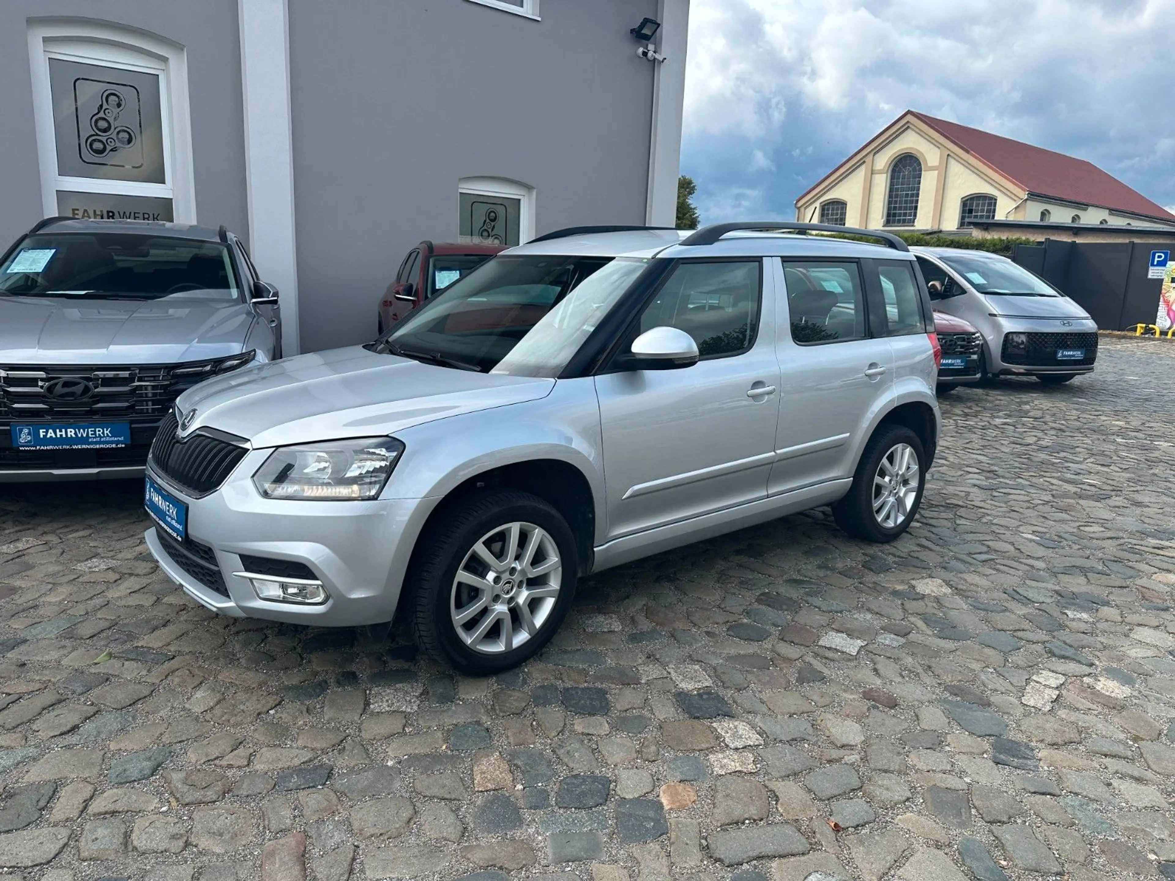 Skoda Yeti 2.0 TDI 4x4 Ambition AHK, Allwetterreifen — photo 2