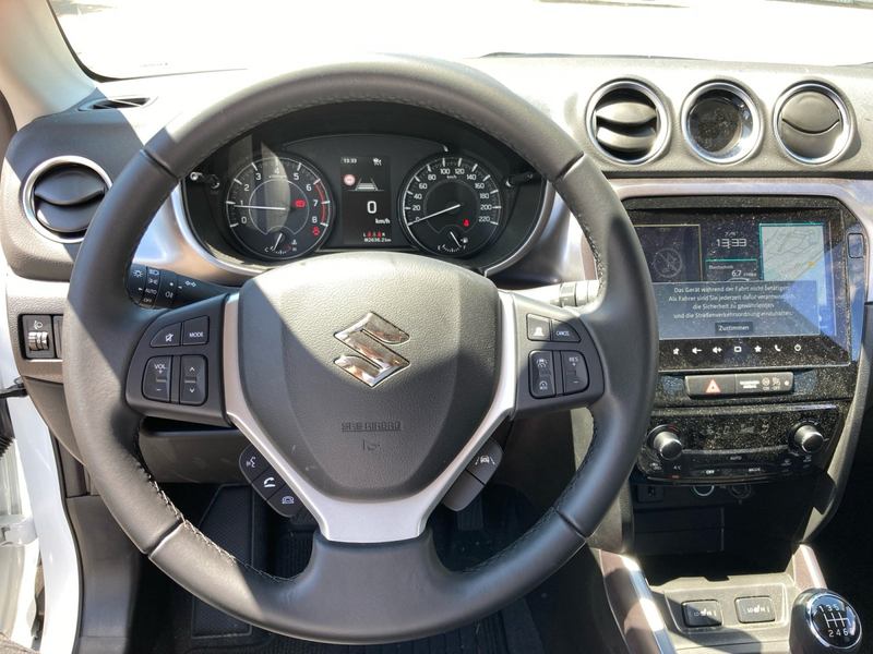 Suzuki Vitara 1.4 4x2 Comfort ACC+LED+Navi+SHZ+Kam.+LM — photo 14