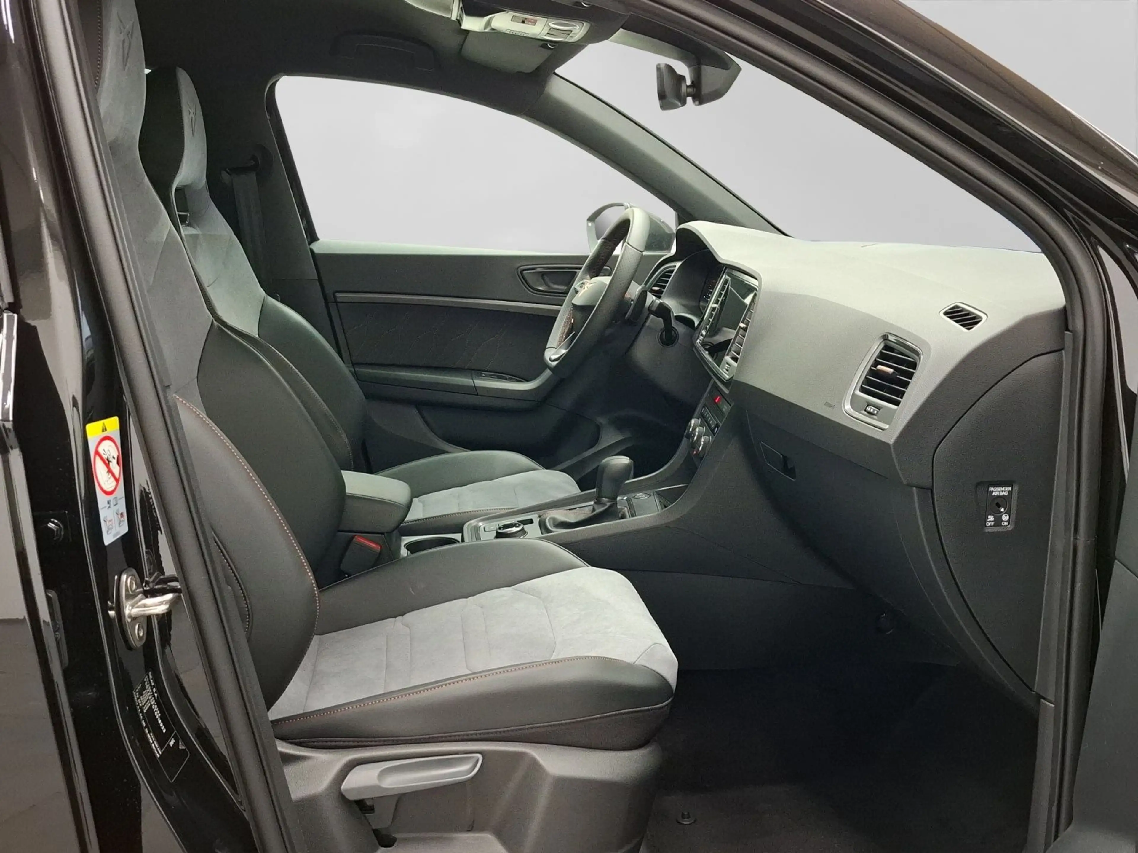 CUPRA Ateca 2.0 TSI DSG VZ 4DRIVE AREA VIEW NAVI SITZH — photo 4