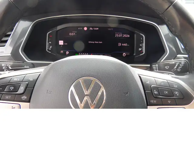 Volkswagen Tiguan Allspace view 7