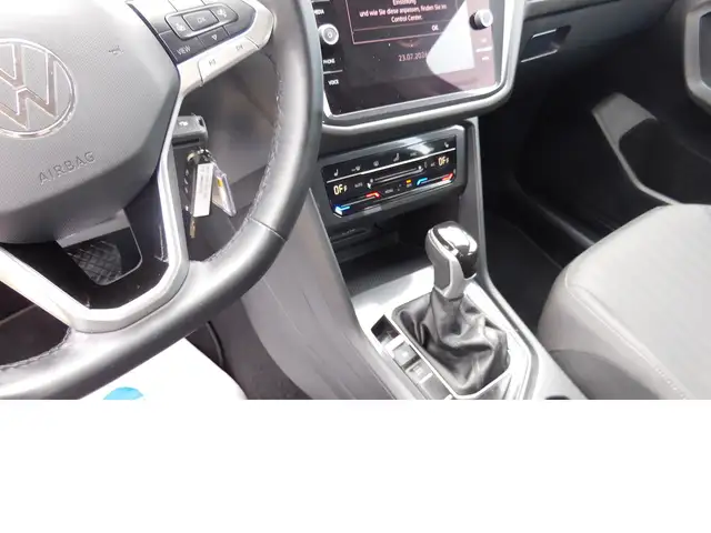 Volkswagen Tiguan Allspace view 12