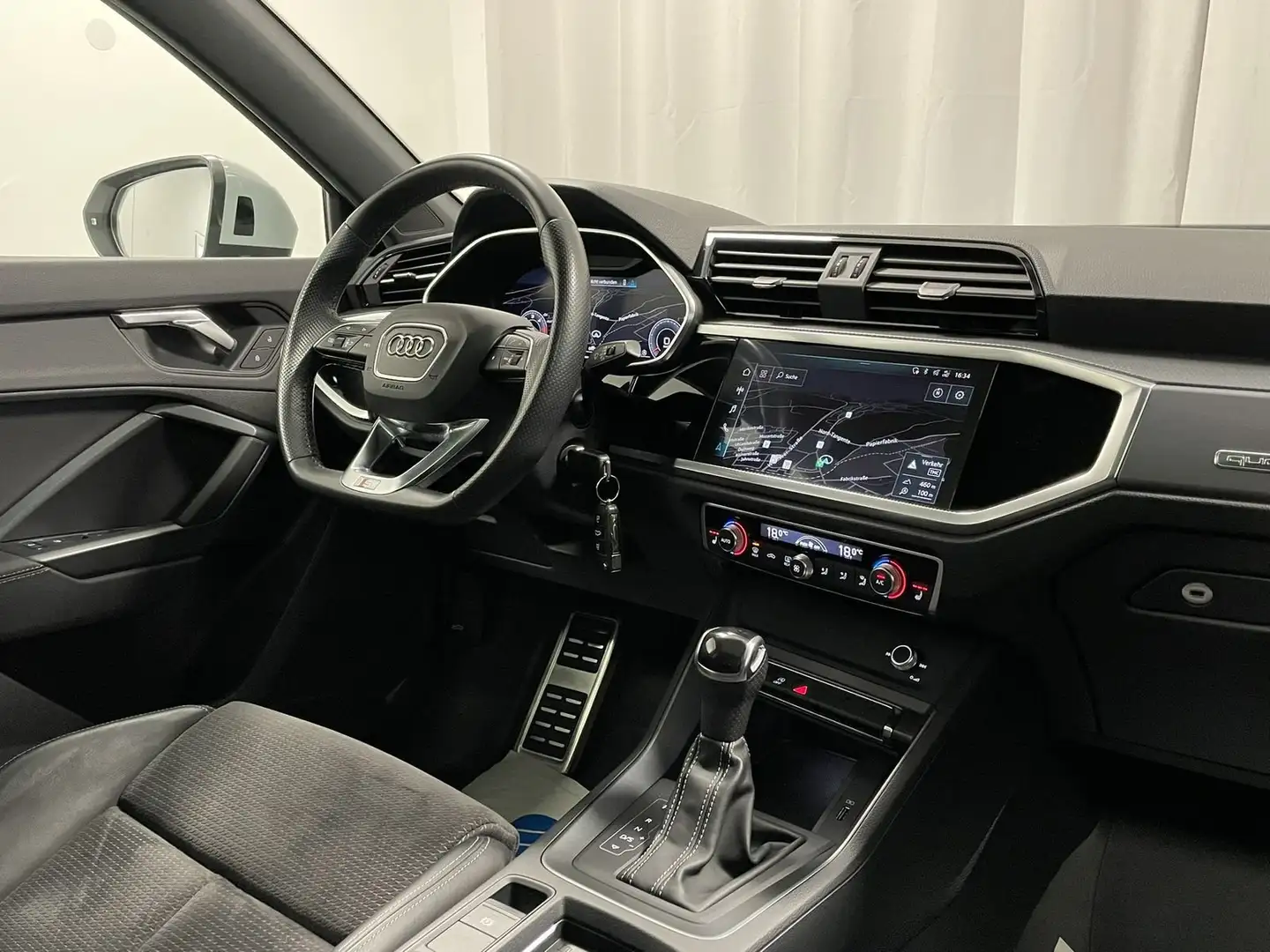 Audi Q3 Sportback 40 2.0 tdi S line quattro Wit - 2
