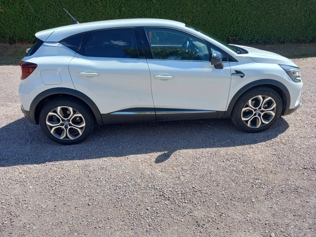 Renault Captur — photo 8