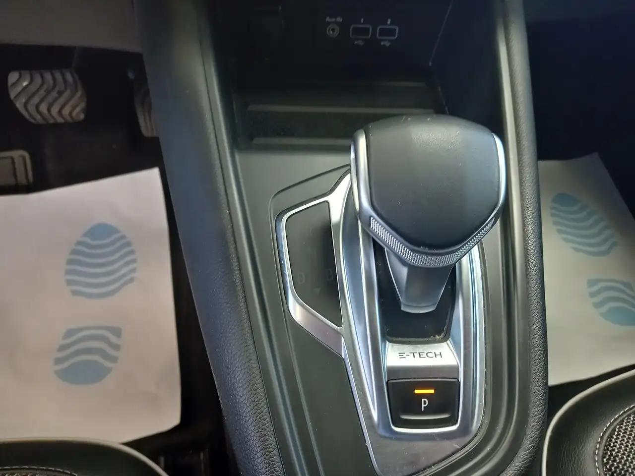 Renault Captur — photo 13