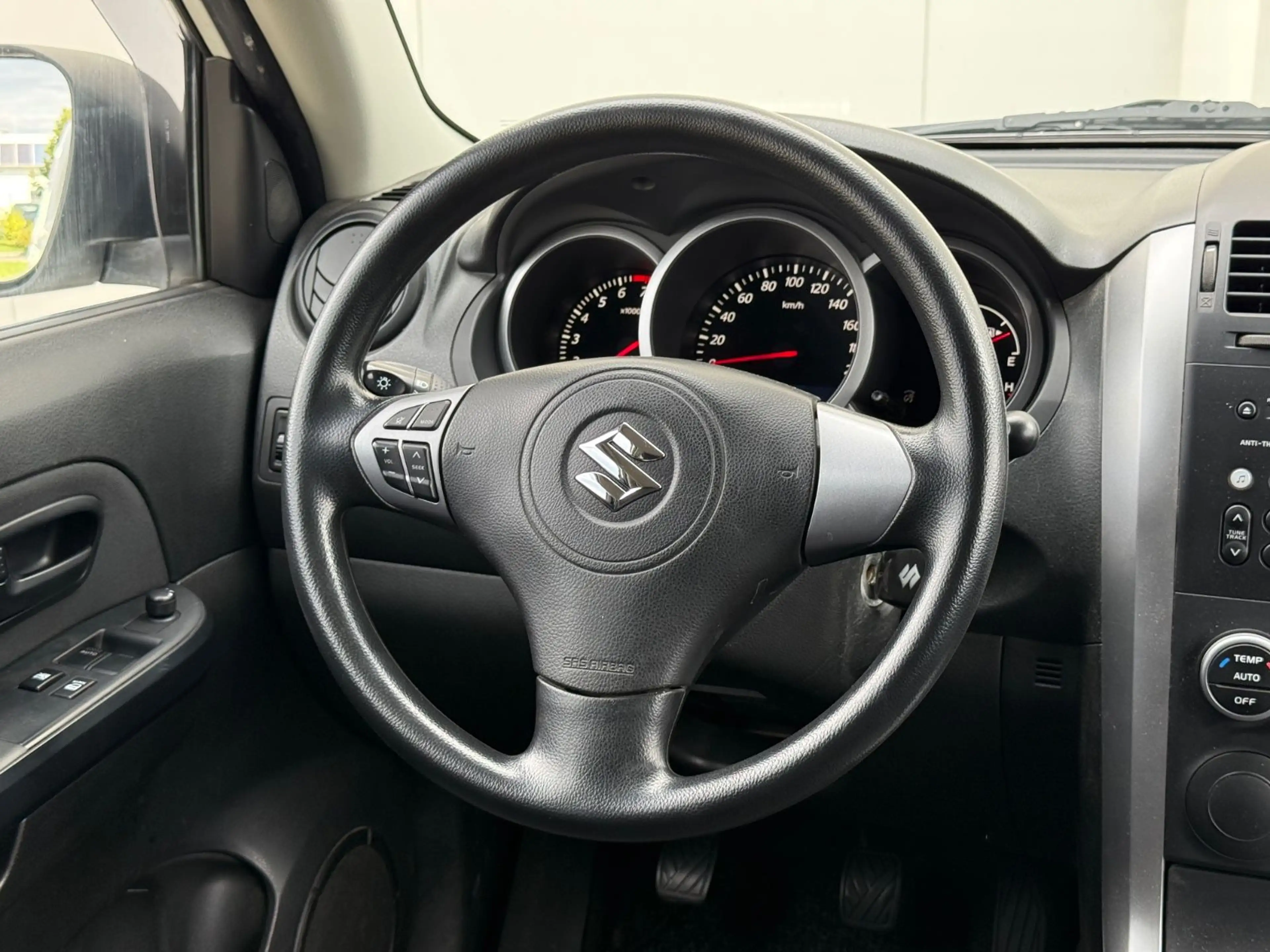 Suzuki Grand Vitara 4x4 1.HAND KLIMA ALU AHK — photo 14