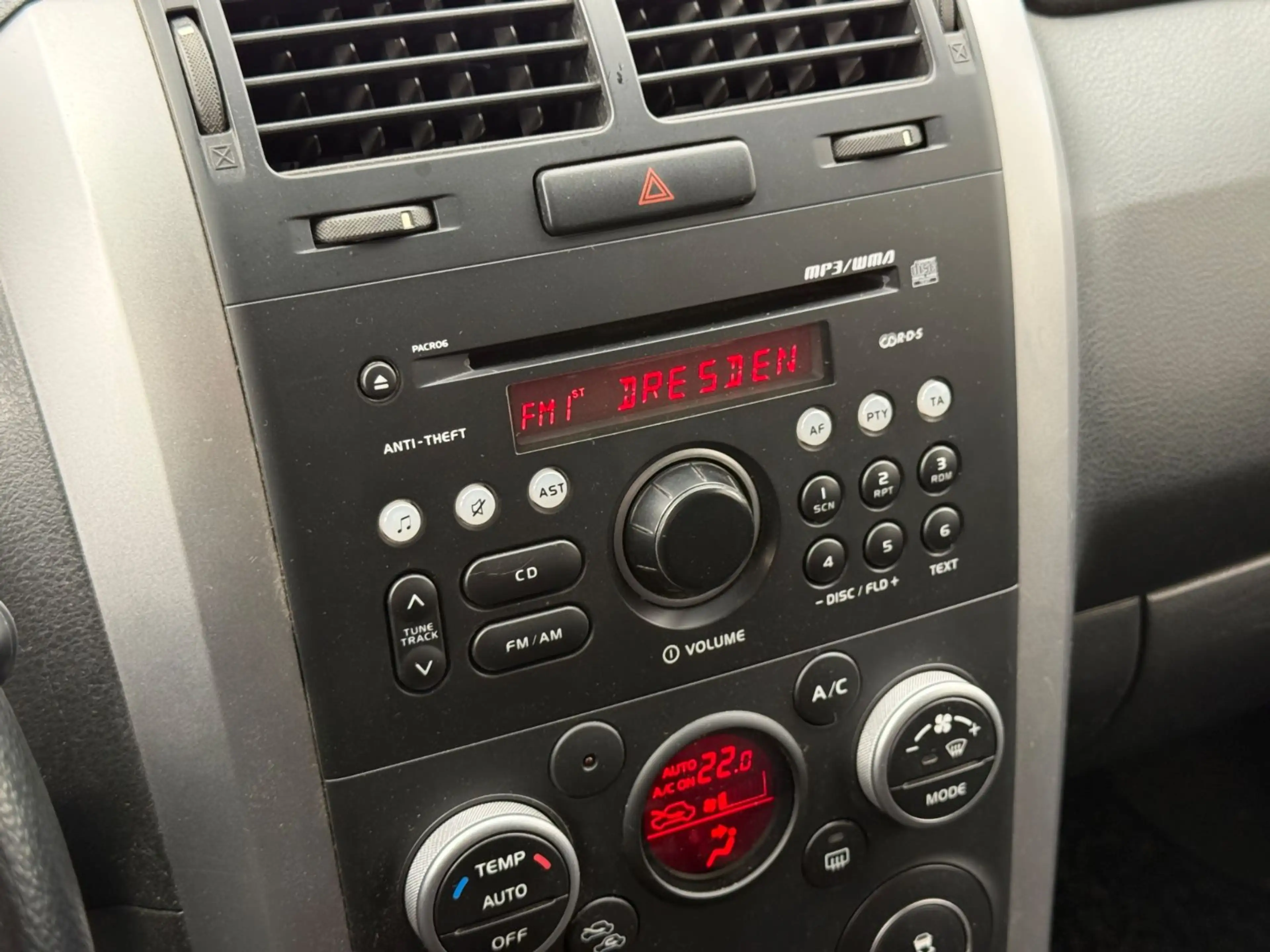 Suzuki Grand Vitara 4x4 1.HAND KLIMA ALU AHK — photo 13