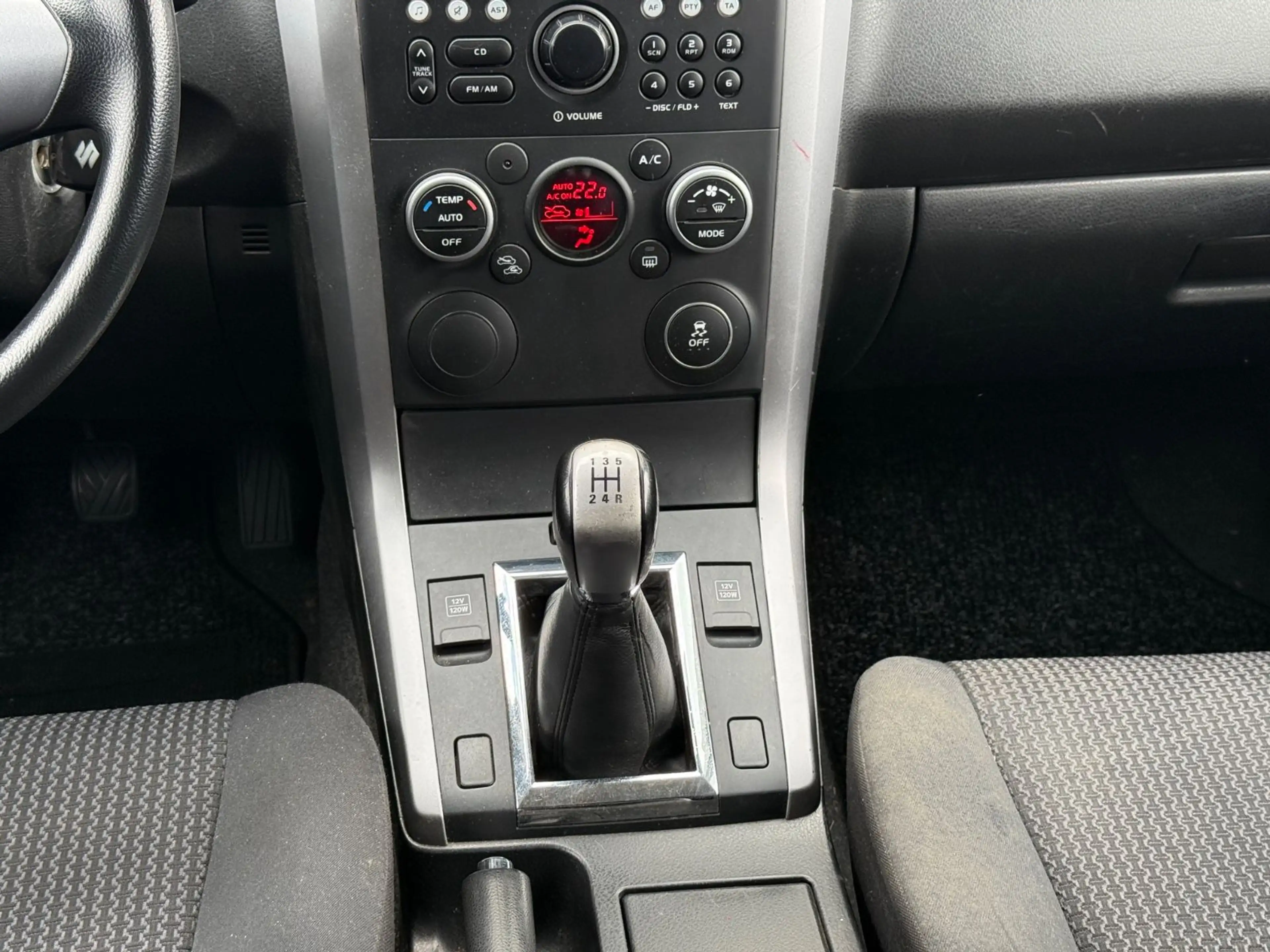 Suzuki Grand Vitara 4x4 1.HAND KLIMA ALU AHK — photo 15