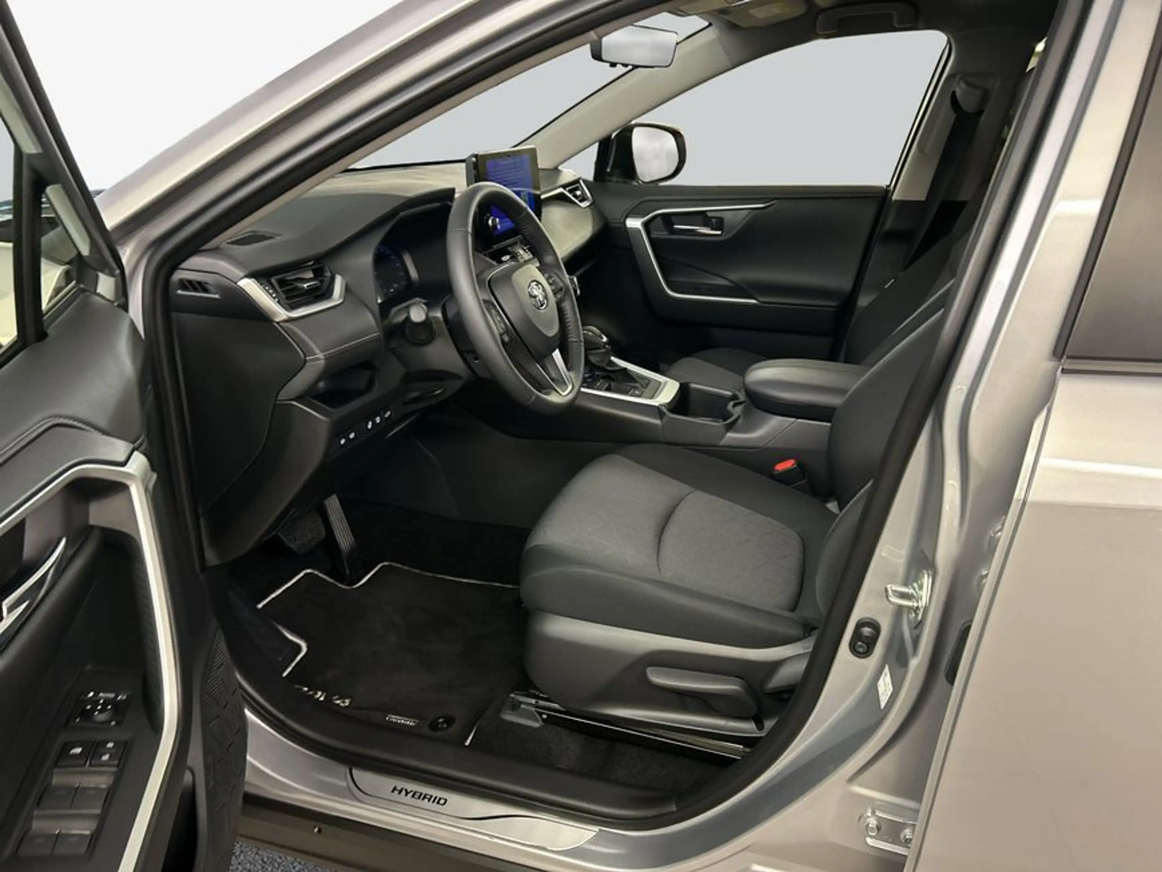 Toyota RAV 4 4x2 Hybrid Team D — photo 9