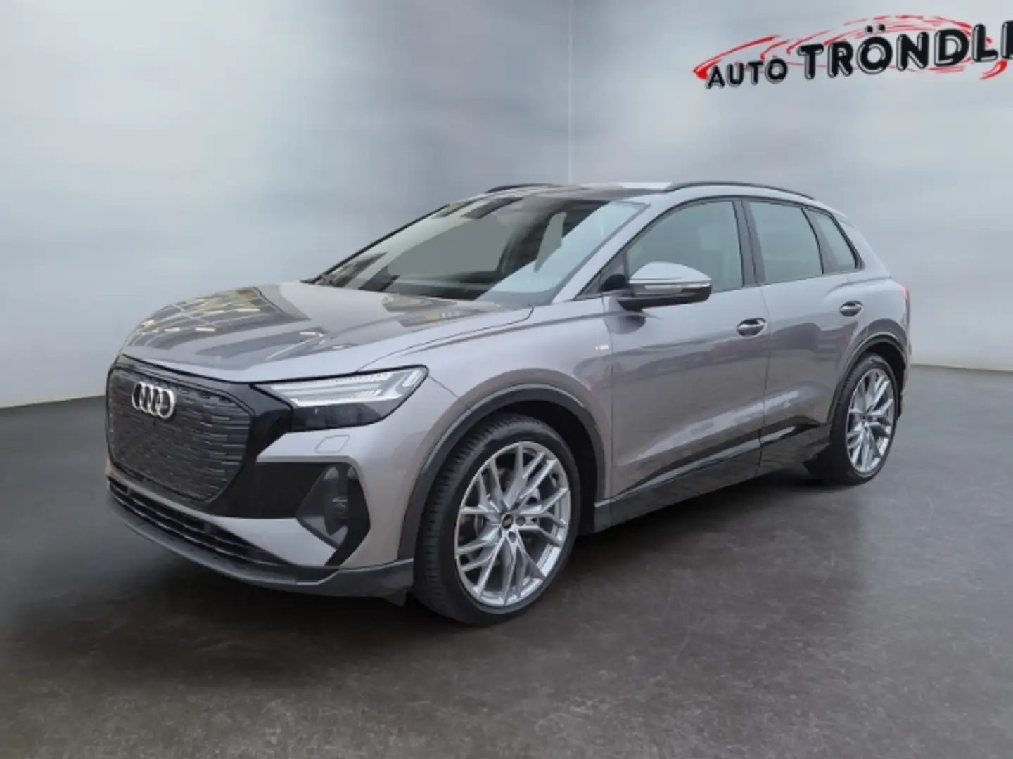 Audi Q4 e-tron 50 quattro S-Line +WP +AHK +Matrix Grau - 1