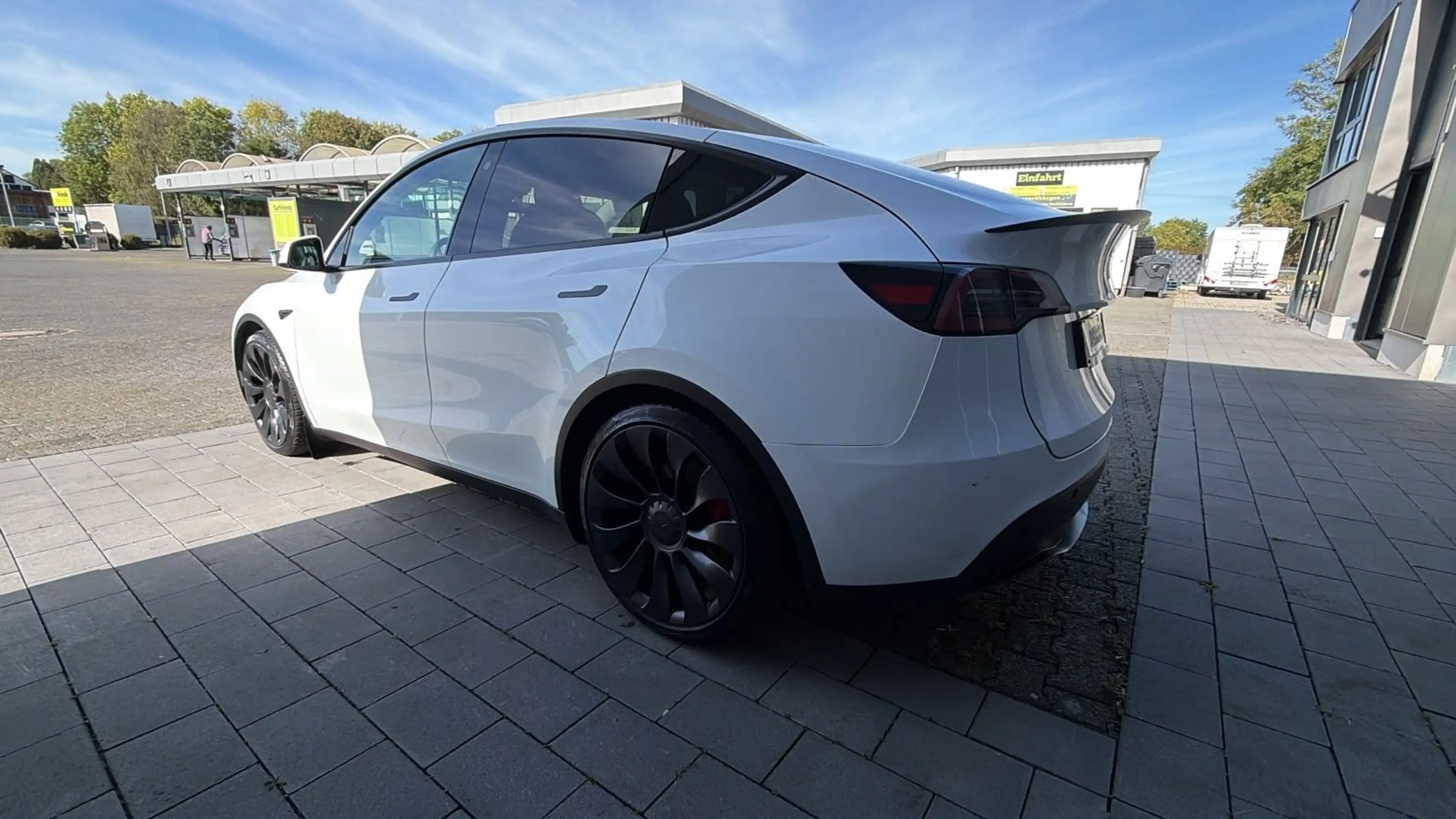Tesla Model Y Performance Dual AWD — photo 6