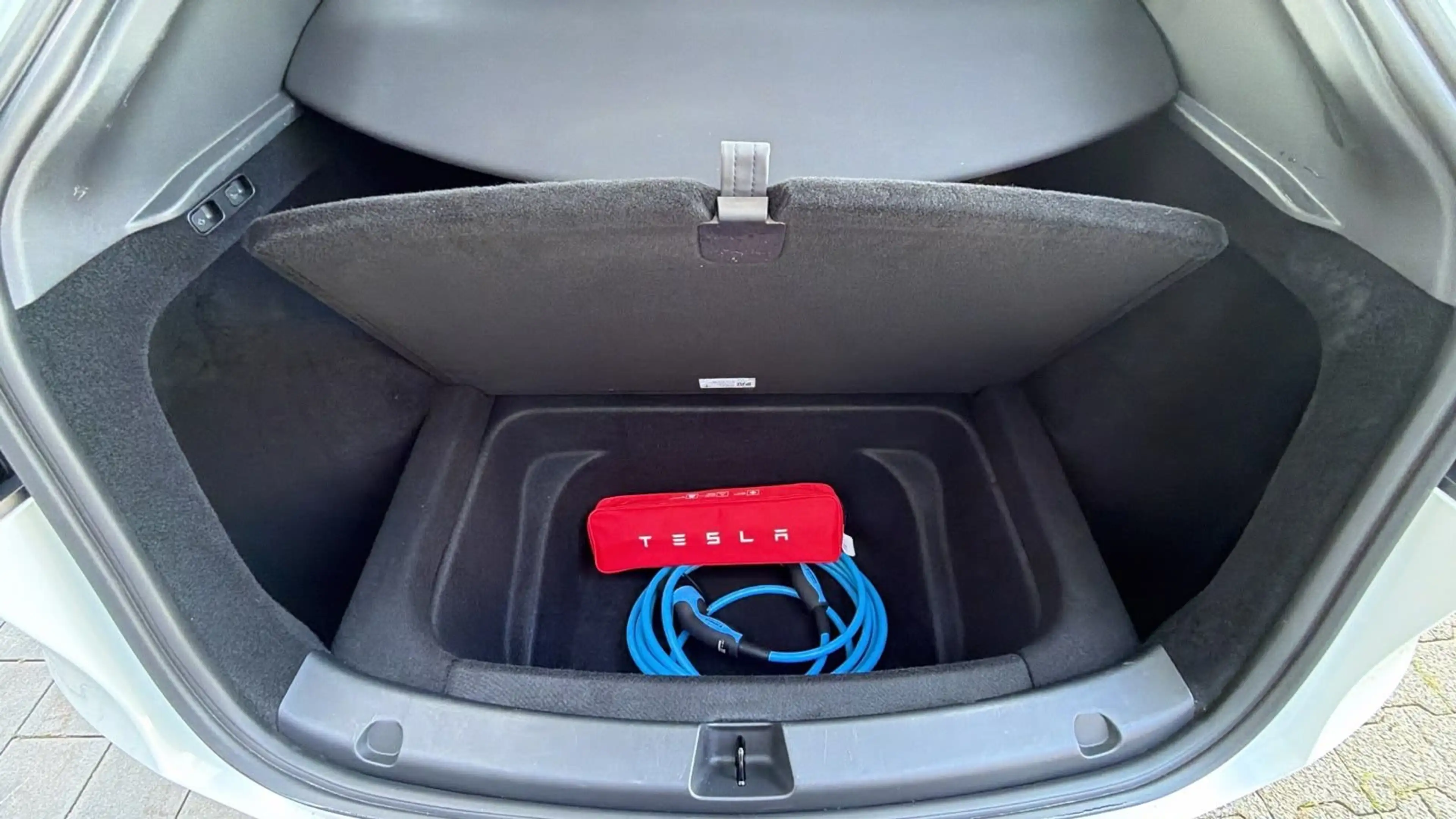 Tesla Model Y Performance Dual AWD — photo 14