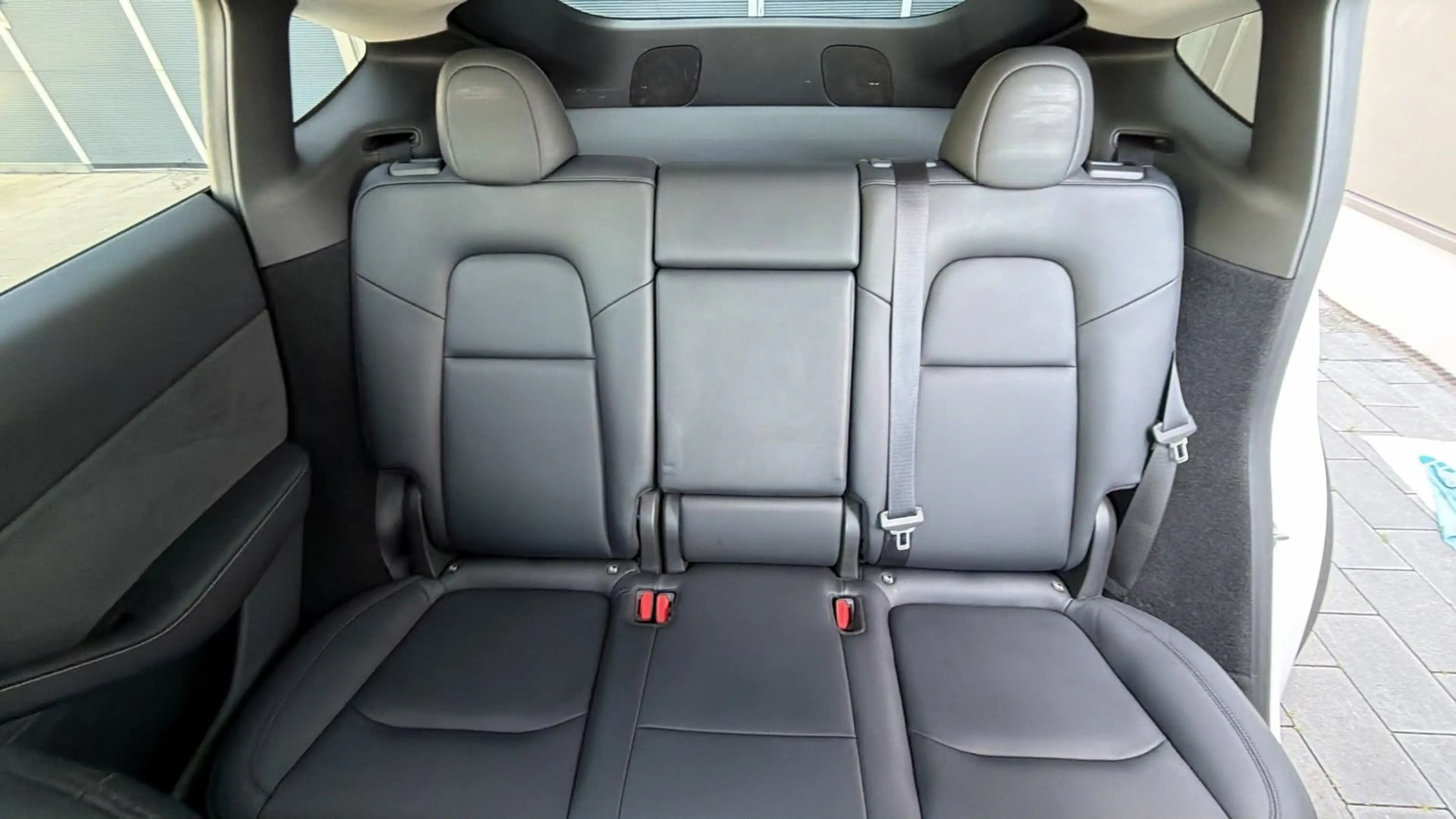 Tesla Model Y Performance Dual AWD — photo 11