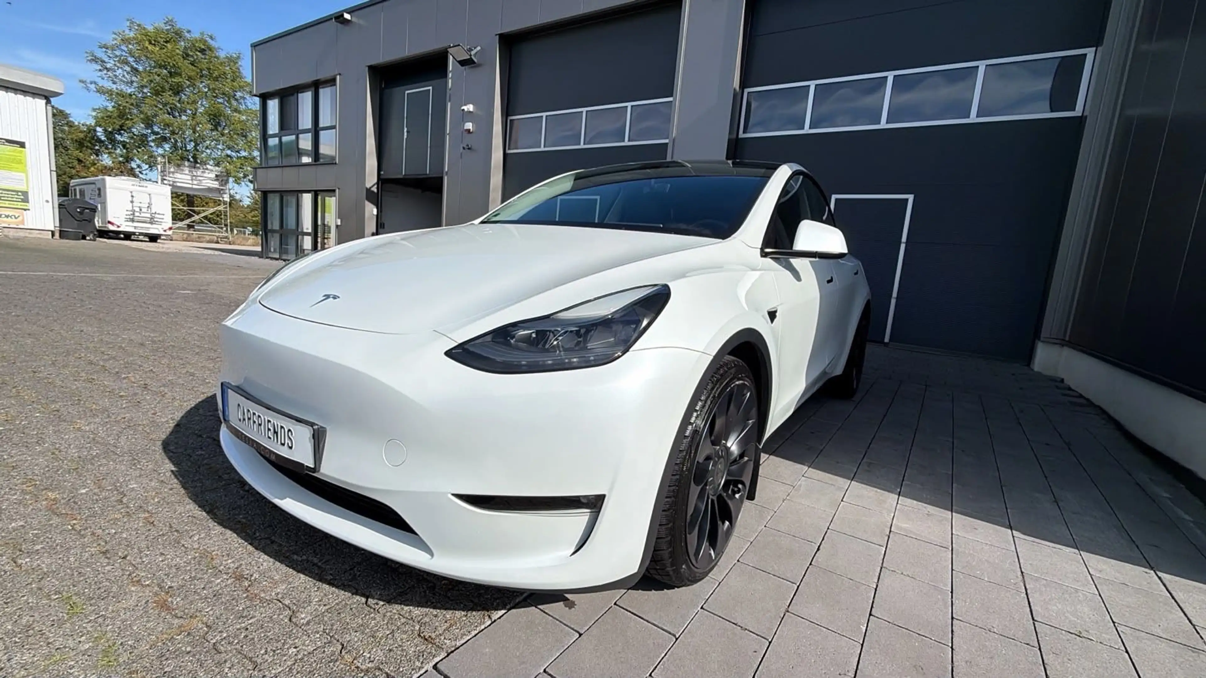 Tesla Model Y Performance Dual AWD — photo 3