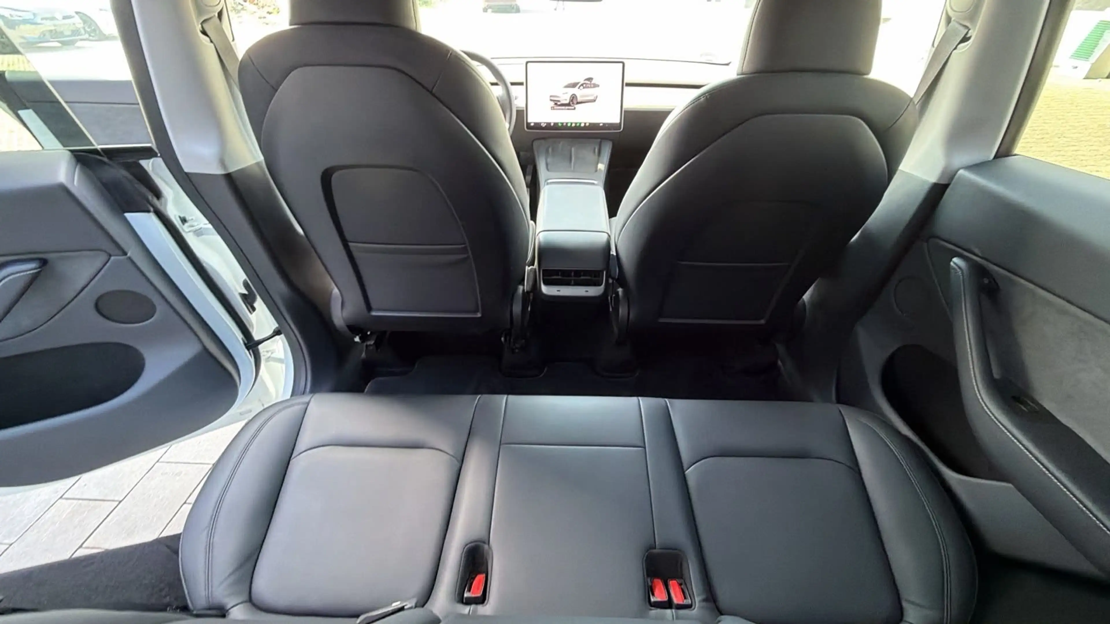 Tesla Model Y Performance Dual AWD — photo 15