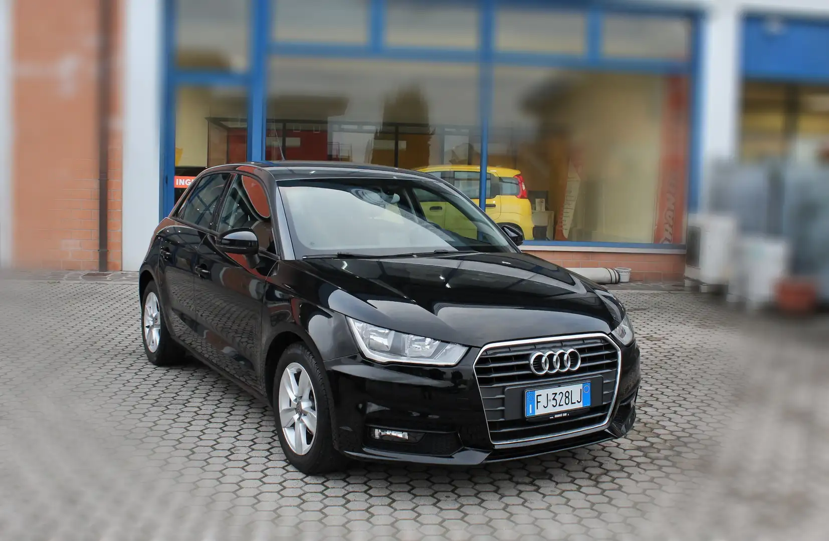 Audi A1 SPB 1.4 TDI-OK NEOPATENTATI Nero - 2
