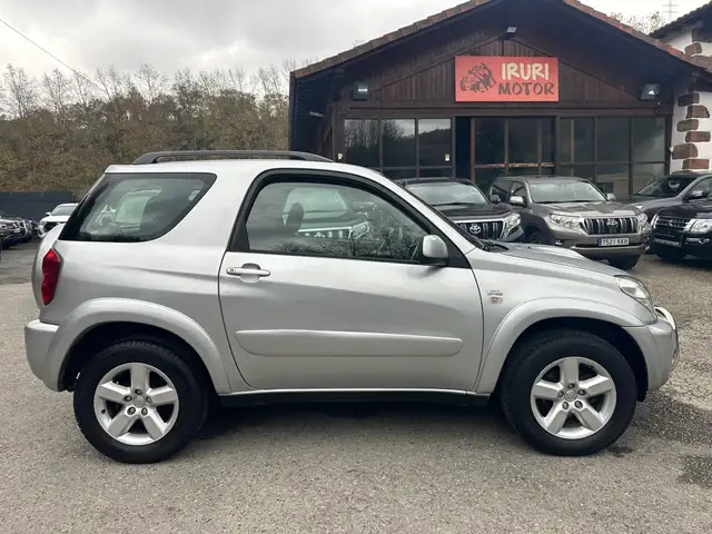 Toyota RAV 4 2.0D4-D Sol