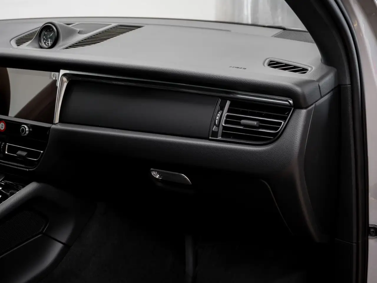 Porsche Macan снимка Porsche Macan