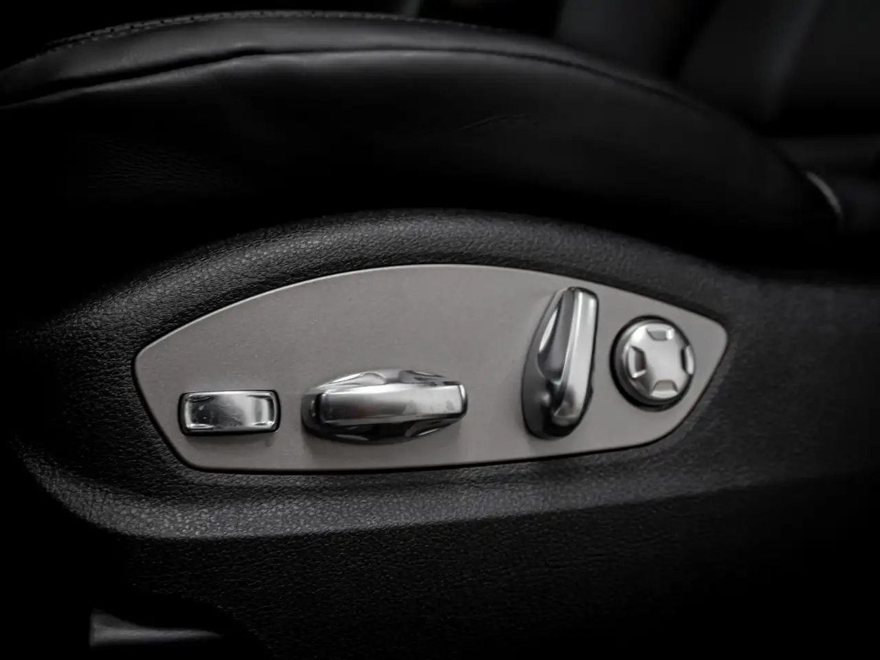 Porsche Macan снимка Porsche Macan