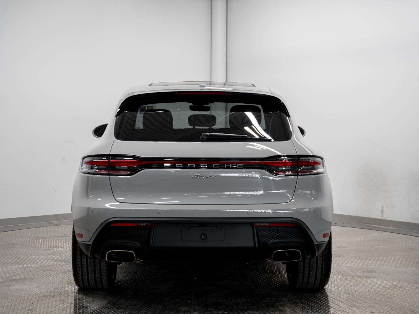 2026 Porsche Macan thumb 6