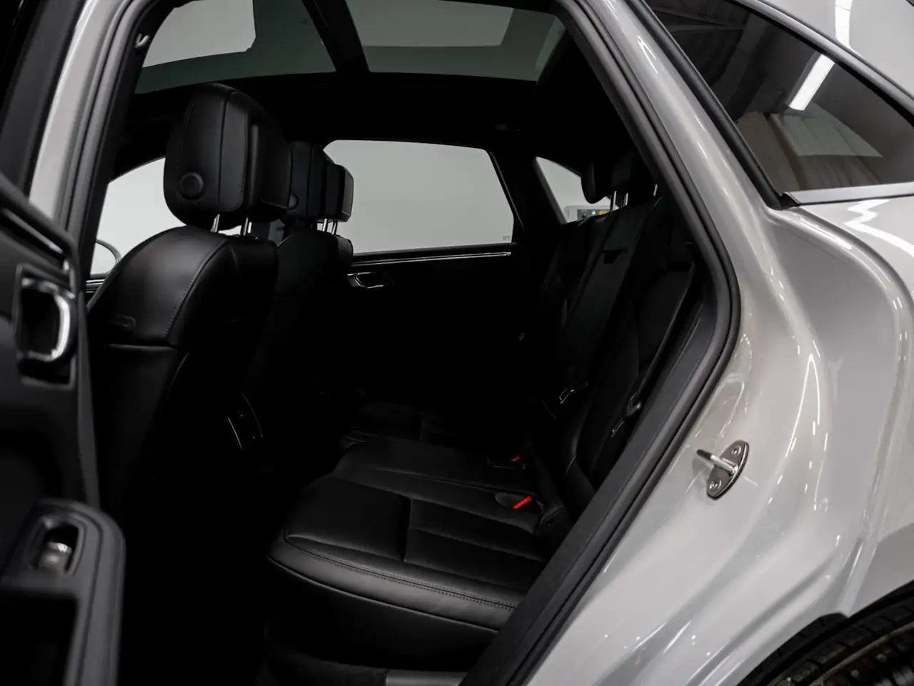 Porsche Macan снимка Porsche Macan