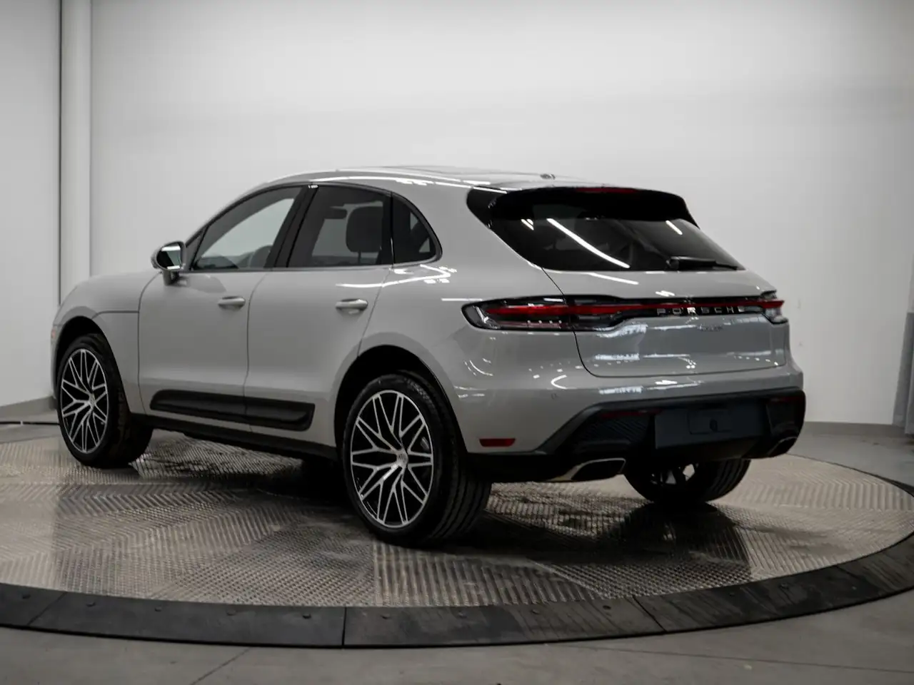 Porsche Macan снимка Porsche Macan